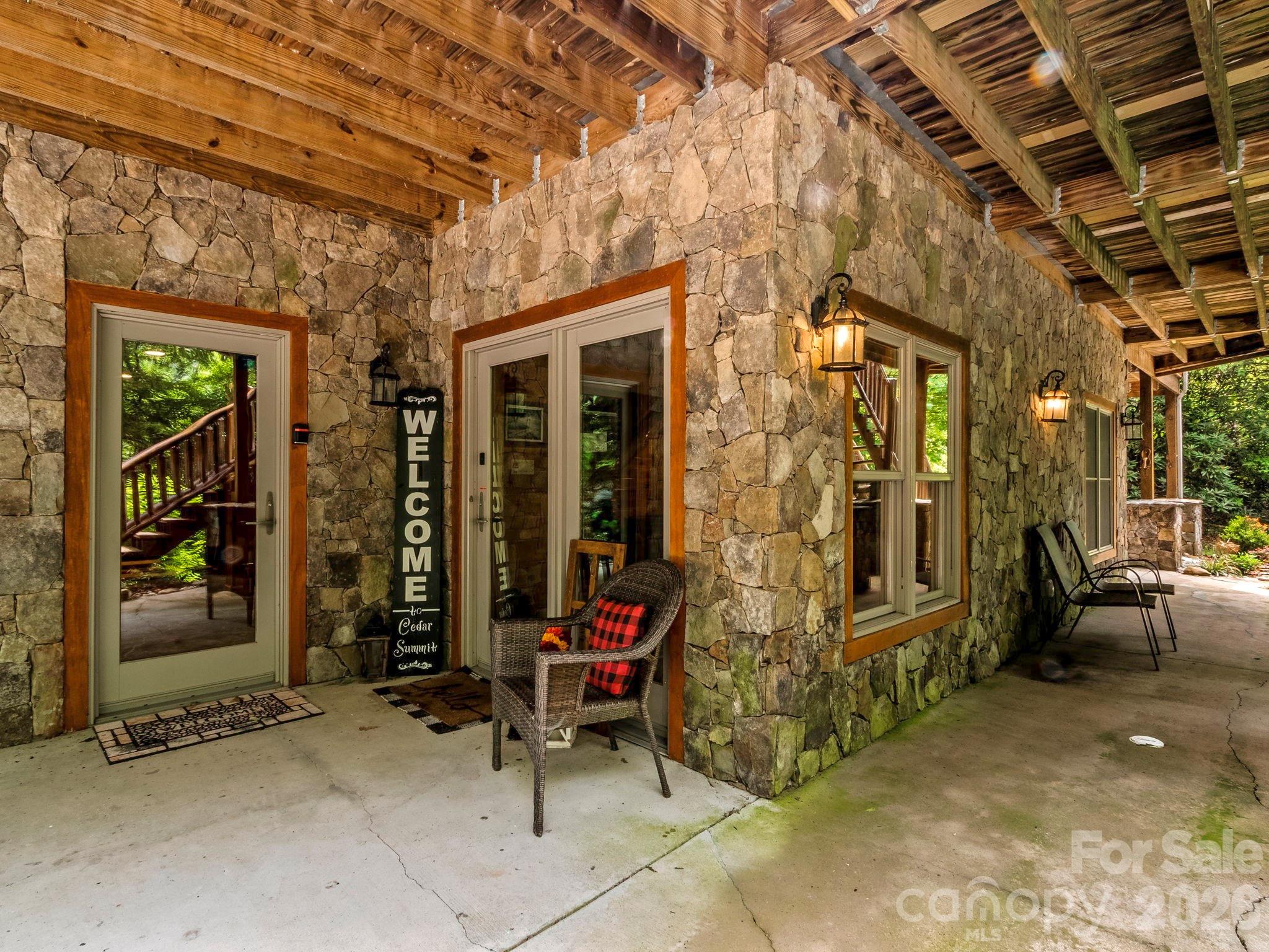 475 S Toe River Road Property Photo 41