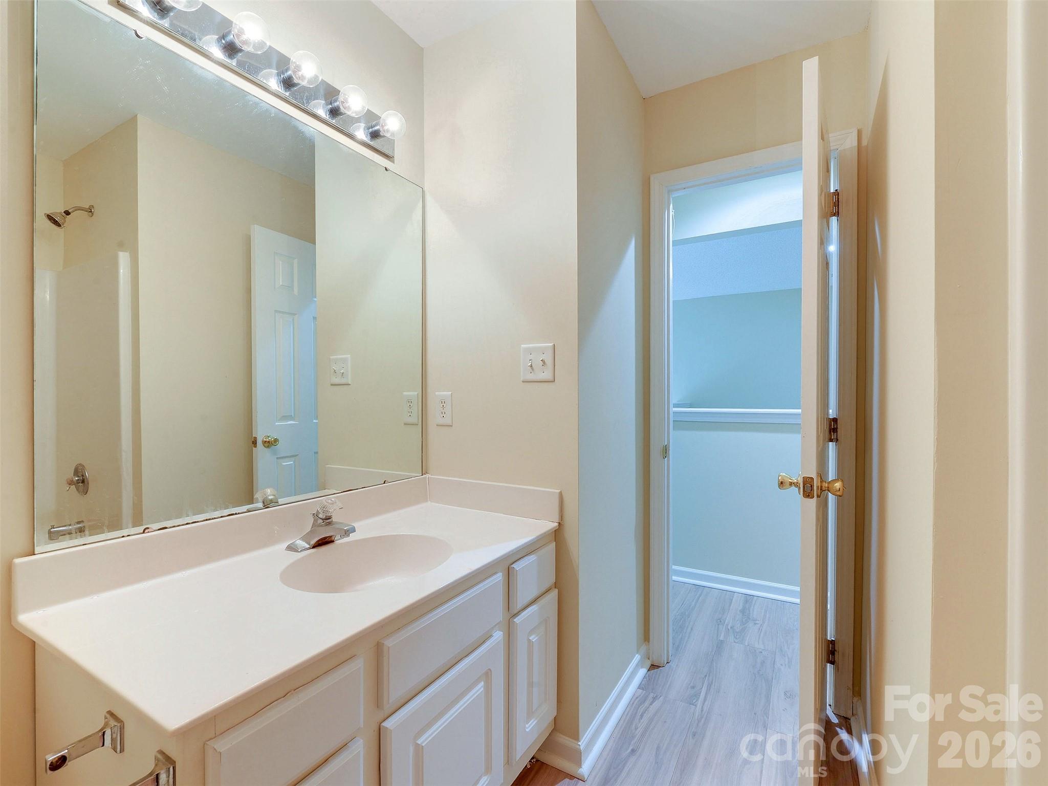 9128 Treyburn Drive Property Photo 14