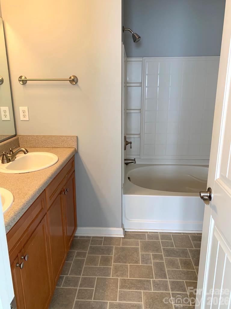 15407 St Christopher Court Property Photo 6