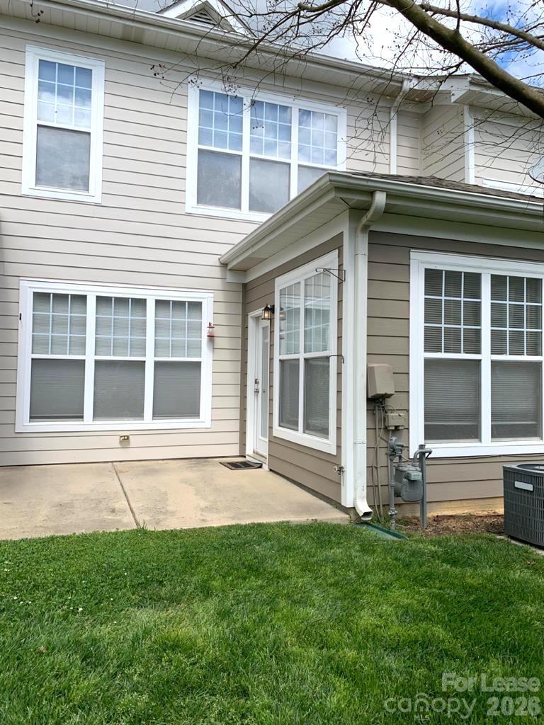 15407 St Christopher Court Property Photo 7