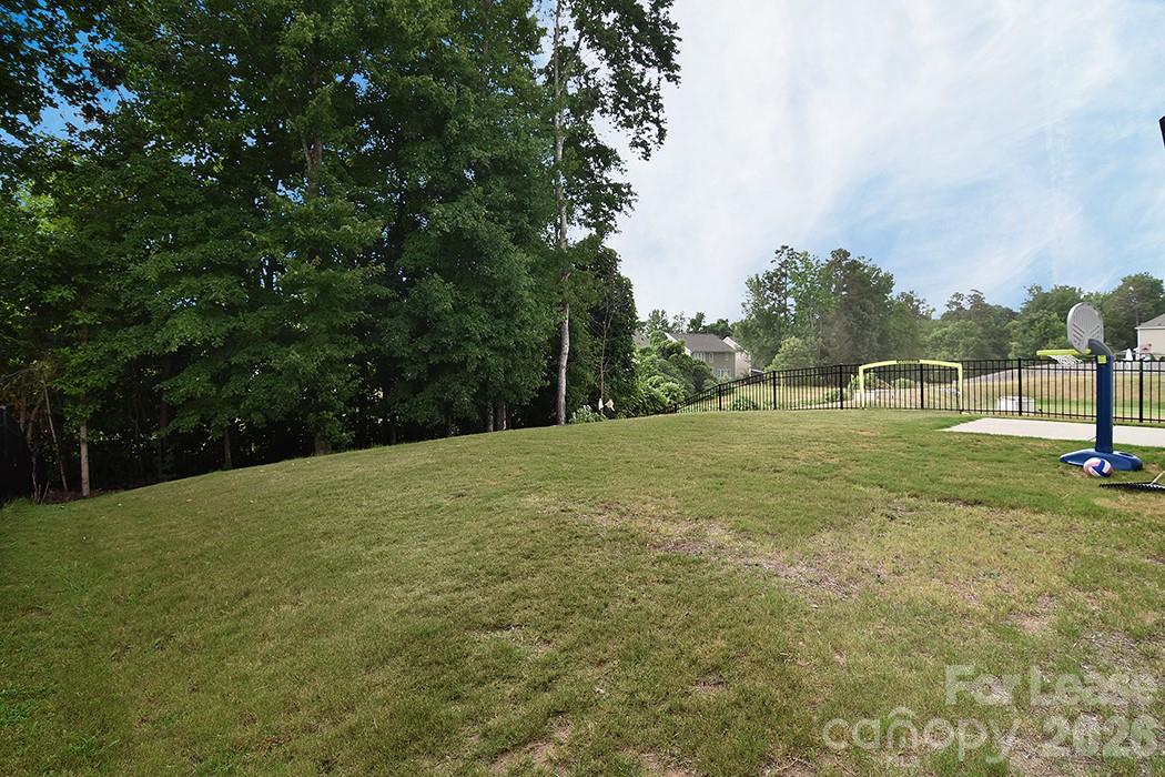 1445 Overlea Place Property Photo 7