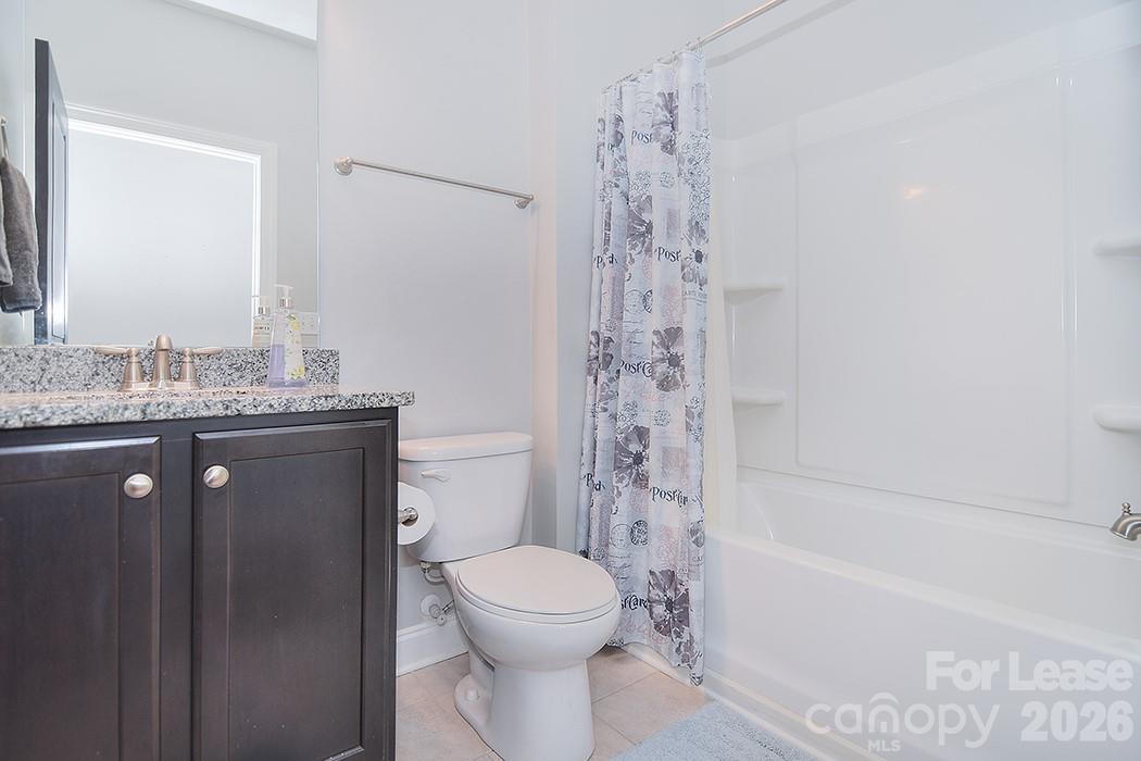 1445 Overlea Place Property Photo 8