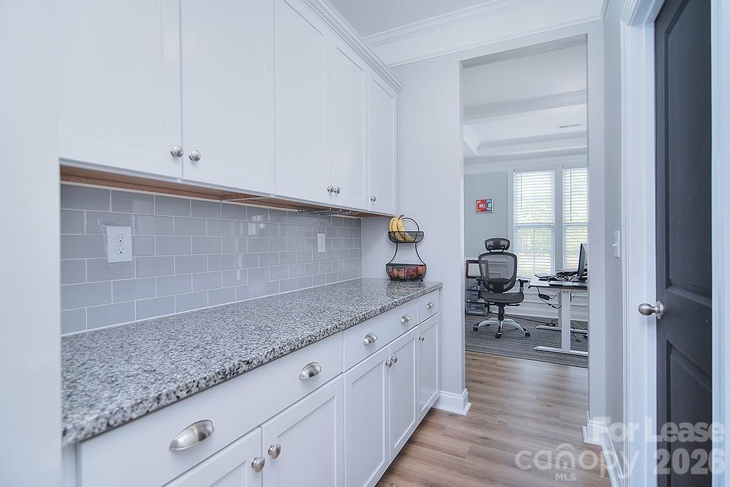 1445 Overlea Place Property Photo 15