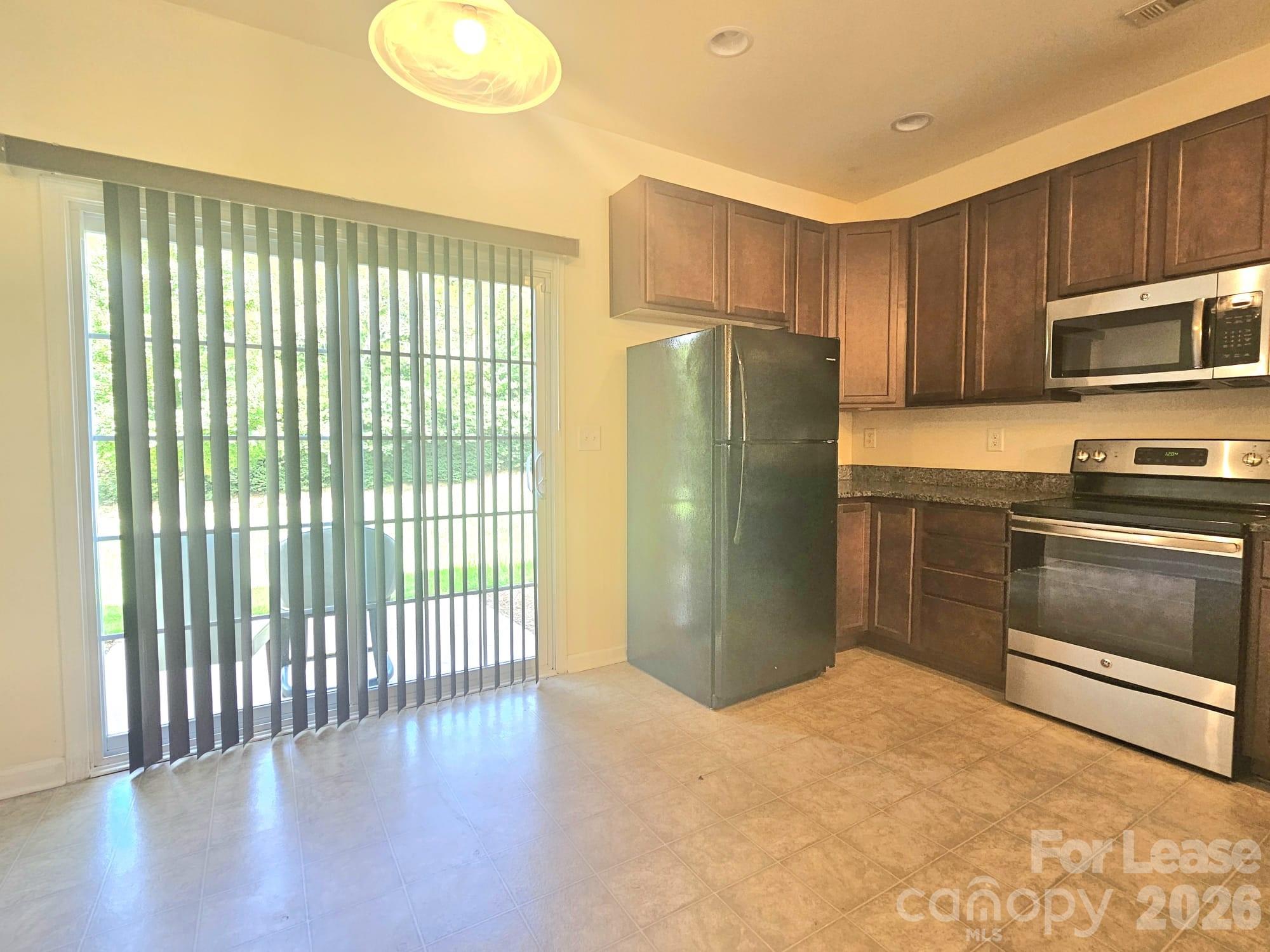 2530 Madeline Meadow Drive Property Photo 3