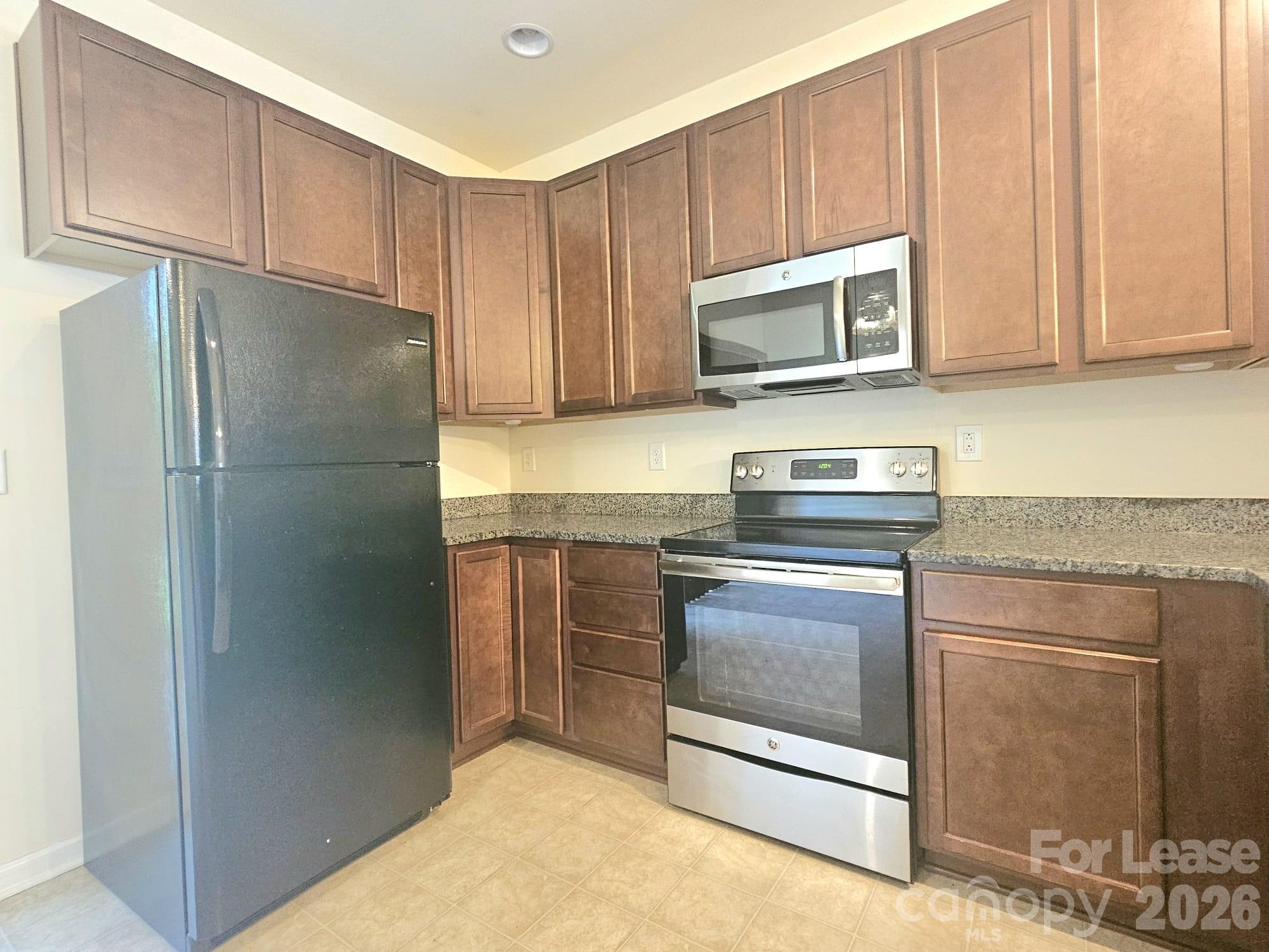2530 Madeline Meadow Drive Property Photo 4