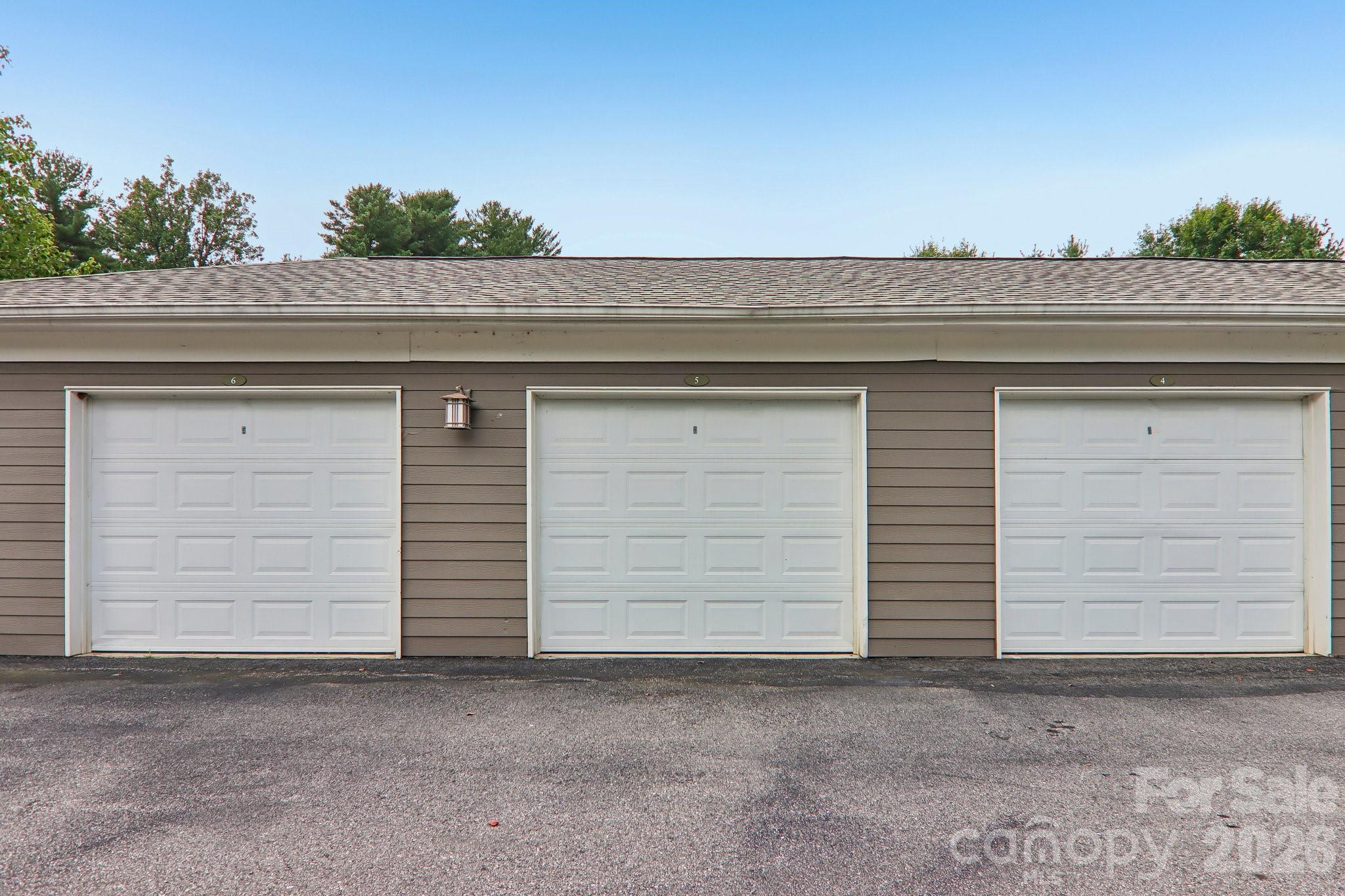 100 Vista Lake Drive 2 Property Photo 2