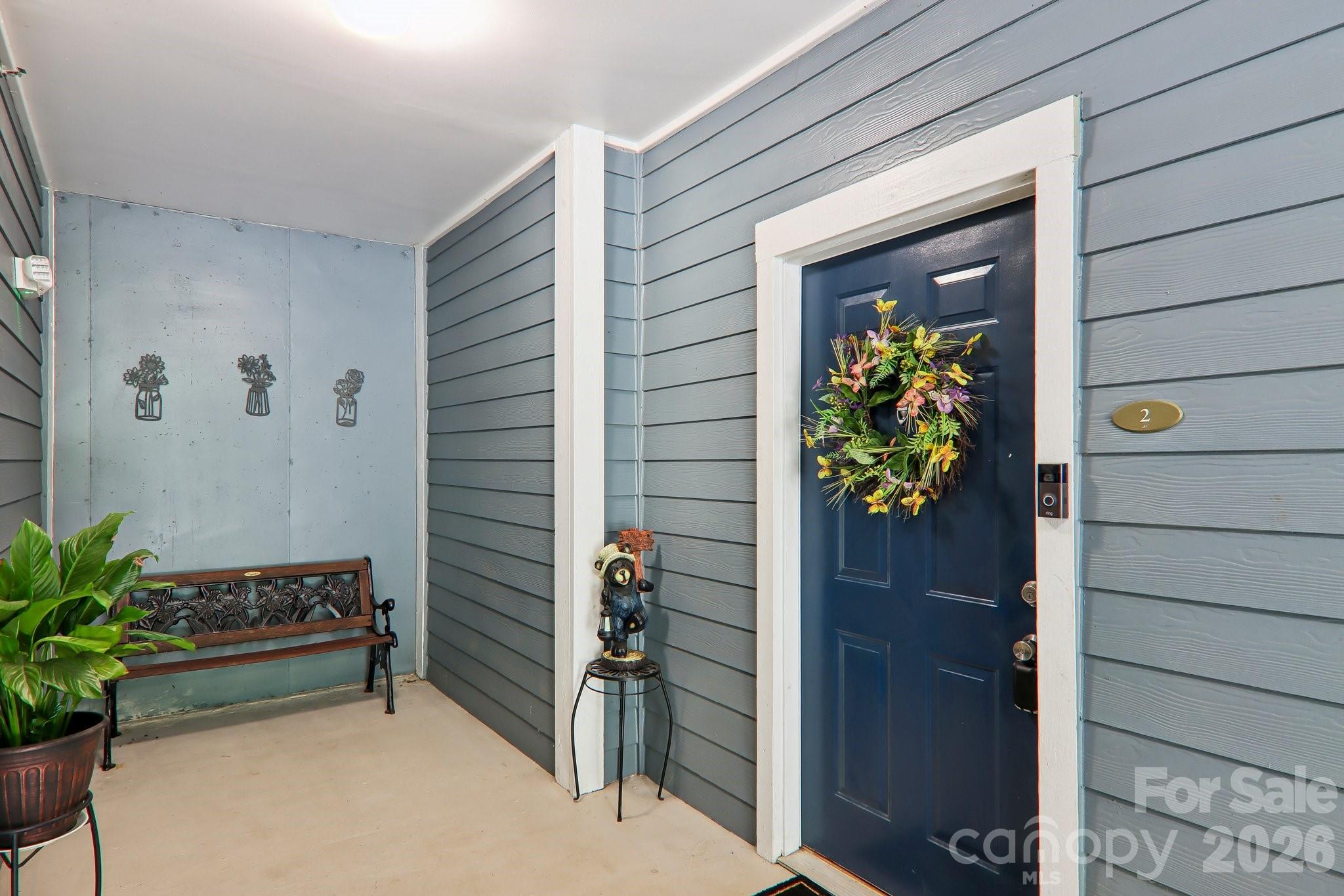 100 Vista Lake Drive 2 Property Photo 4
