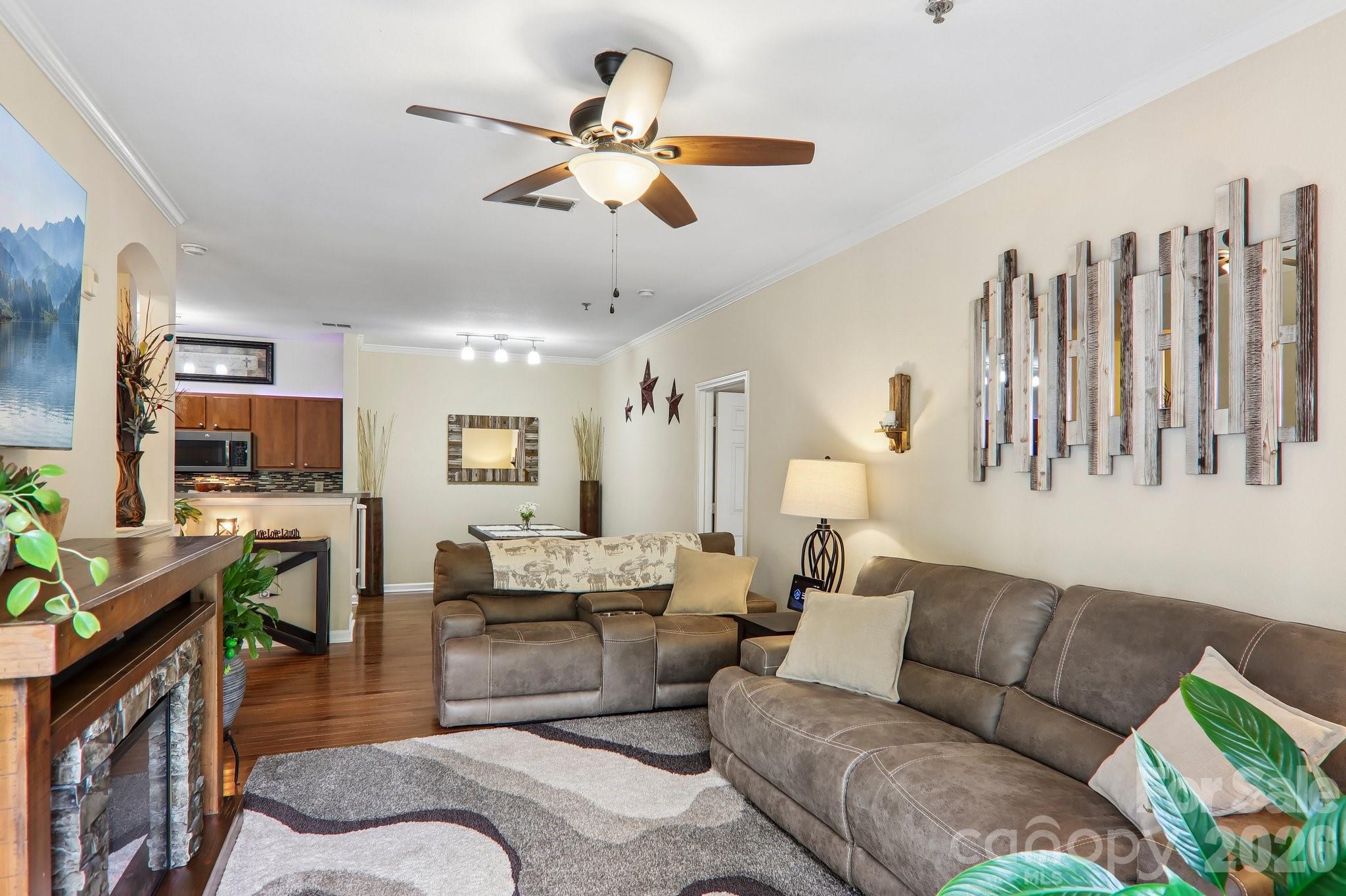 100 Vista Lake Drive 2 Property Photo 8