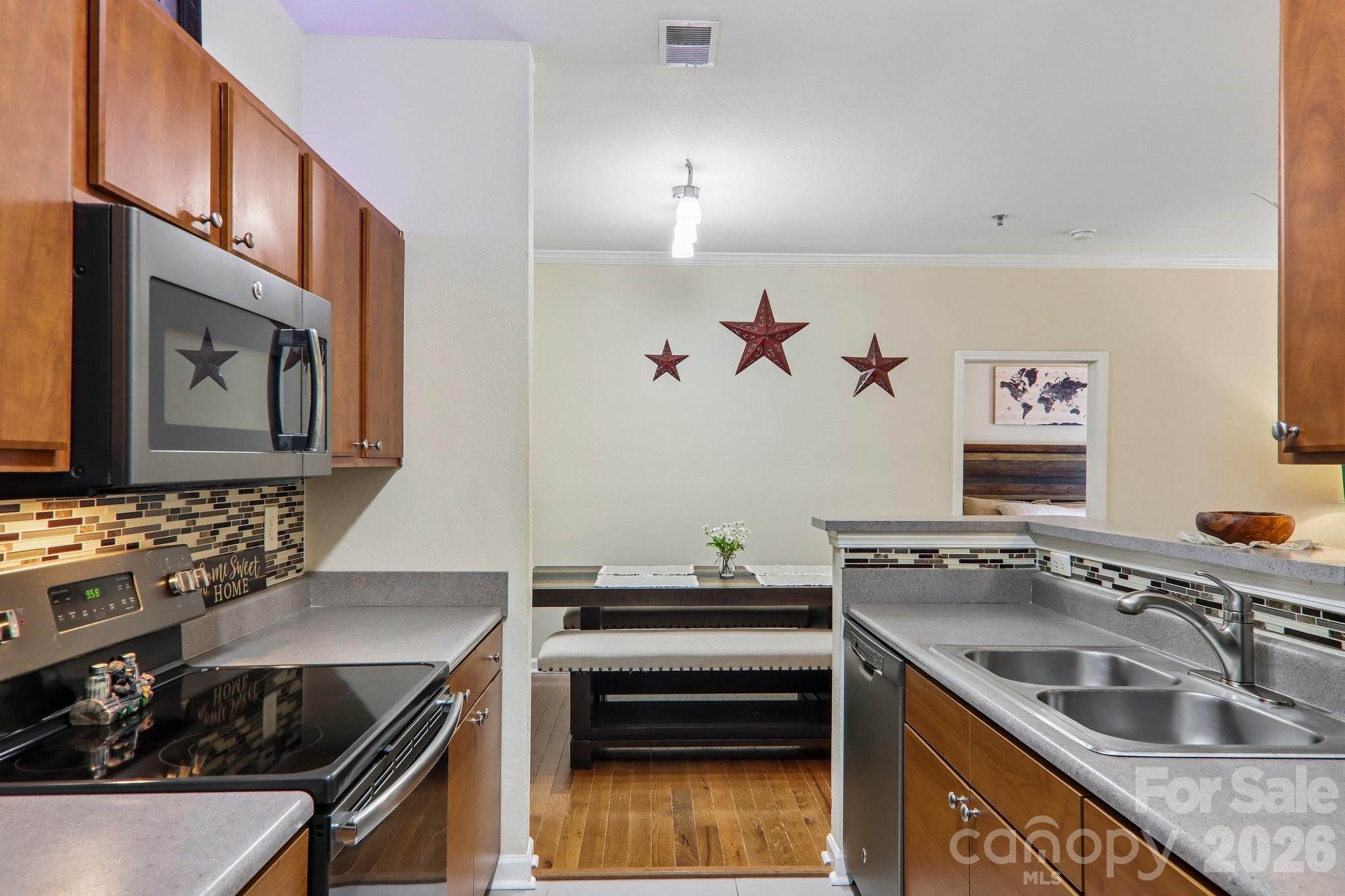 100 Vista Lake Drive 2 Property Photo 18
