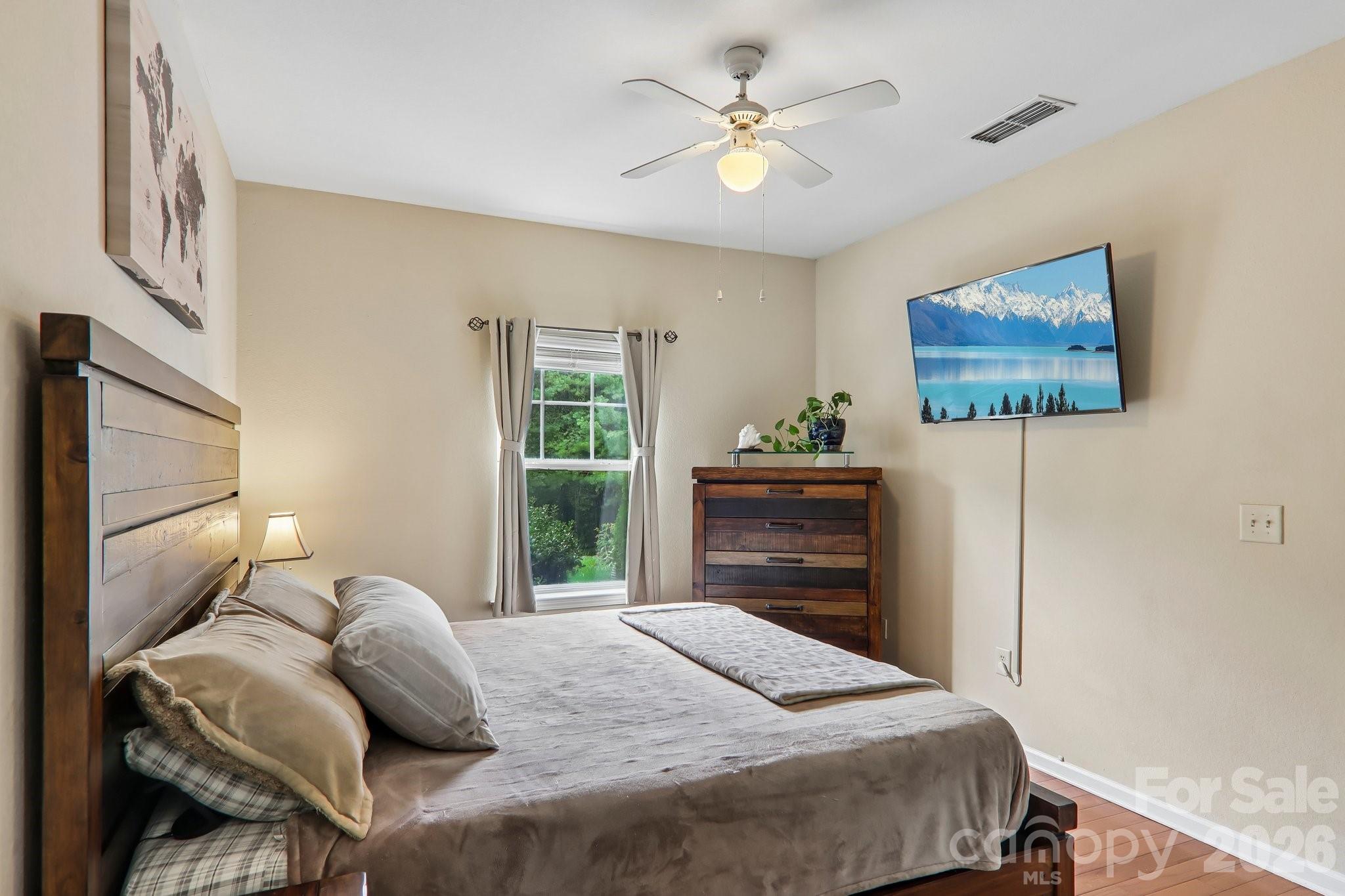100 Vista Lake Drive 2 Property Photo 24