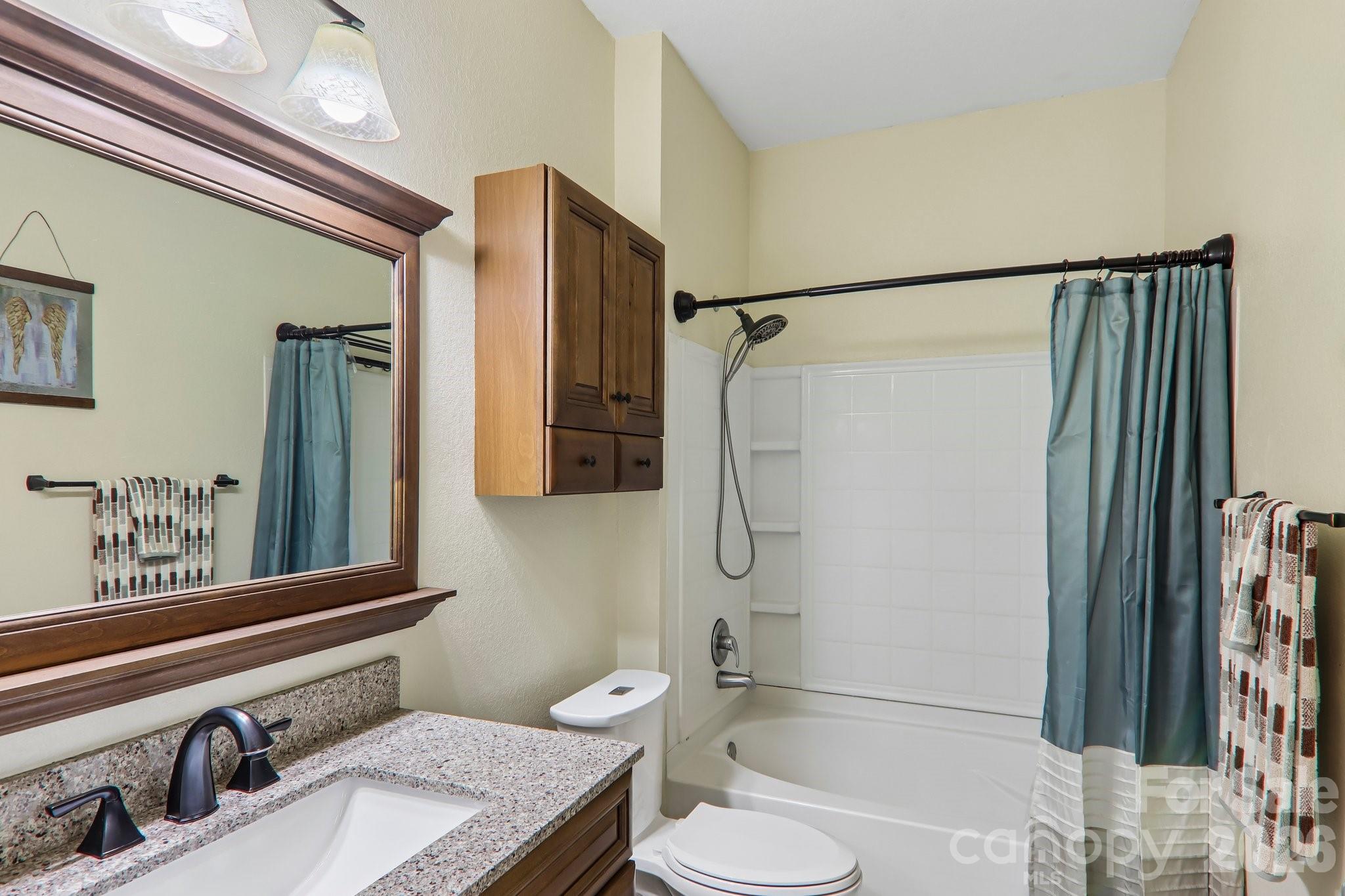 100 Vista Lake Drive 2 Property Photo 25