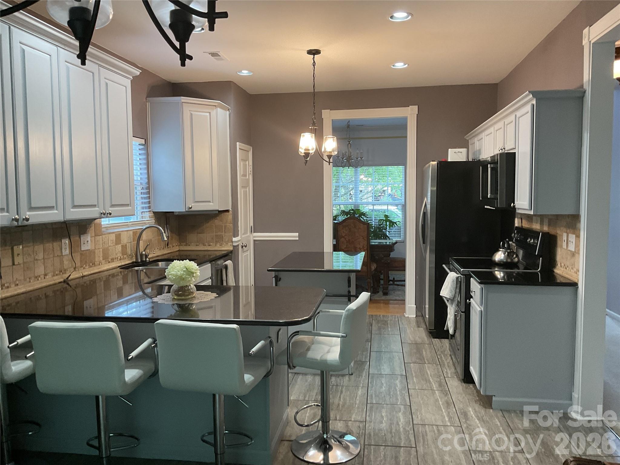 935 Wind Carved Lane Property Photo 8