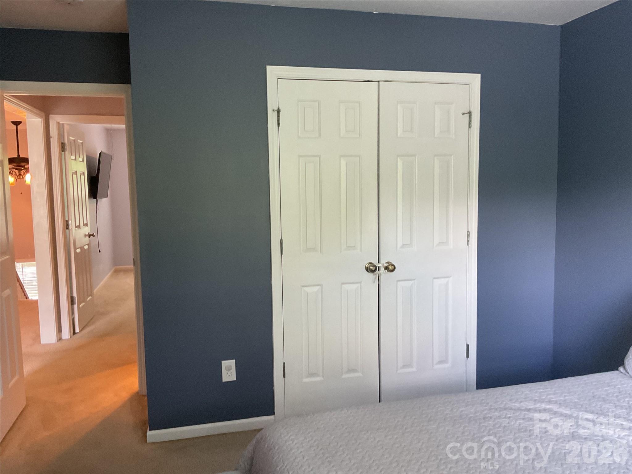 935 Wind Carved Lane Property Photo 12