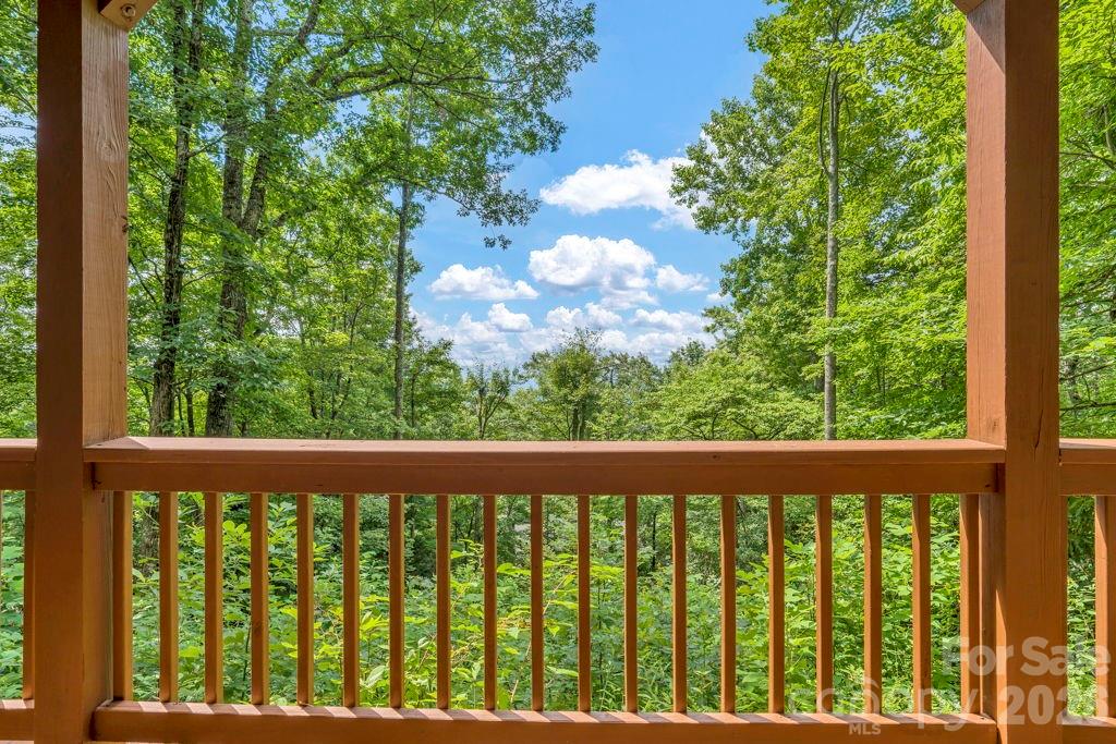 199 Bear Drive Property Photo 3