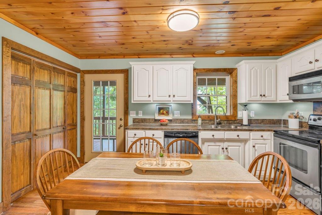 199 Bear Drive Property Photo 10