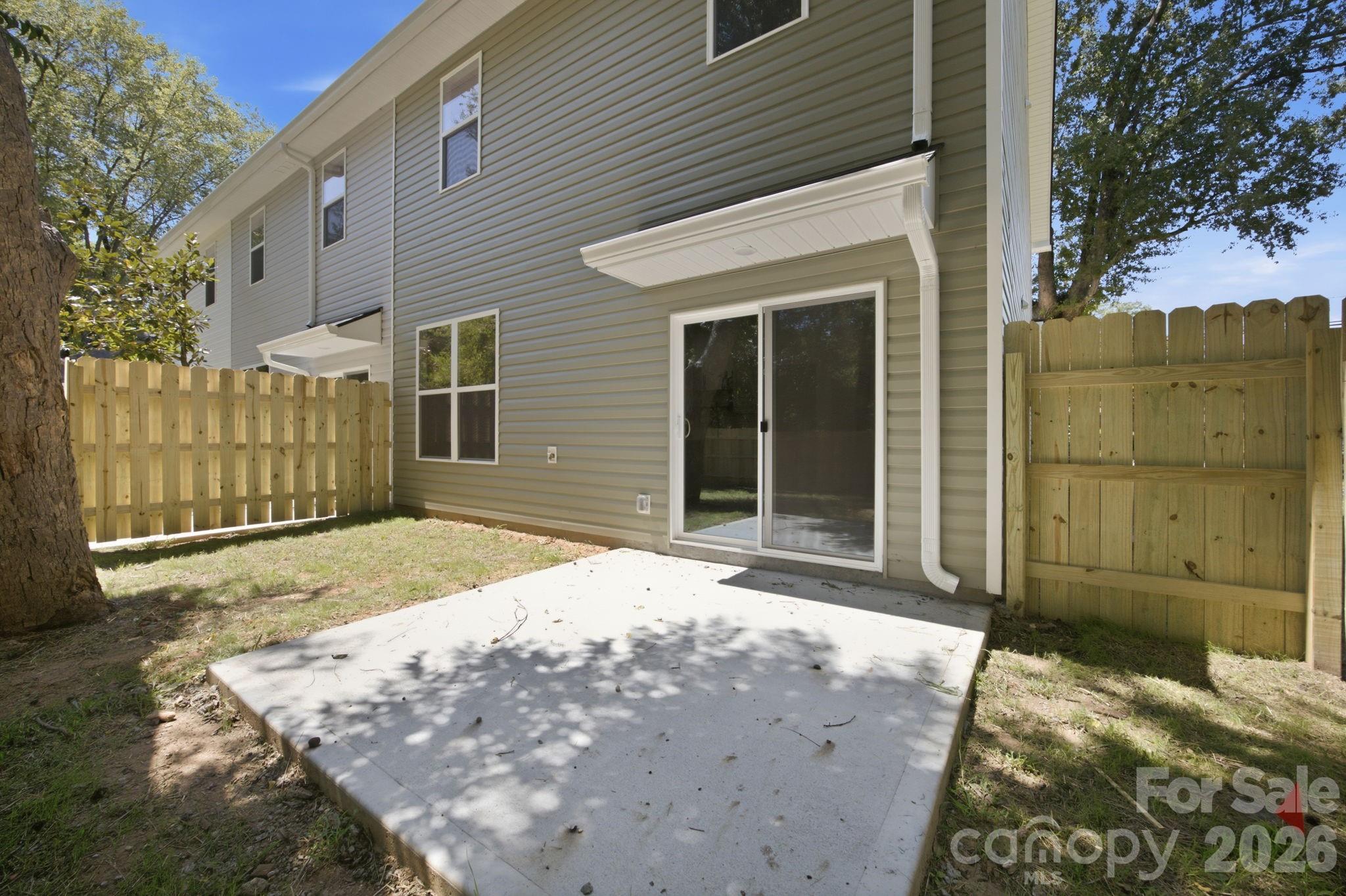 325 Lincoln Street 1/unit A Property Photo 3