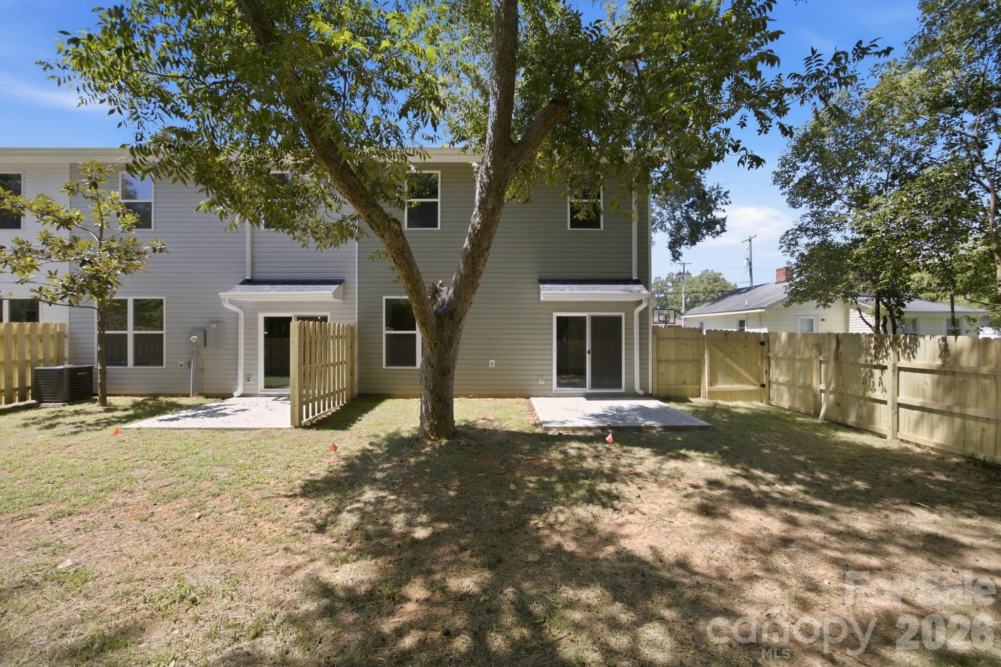 325 Lincoln Street 1/unit A Property Photo 4