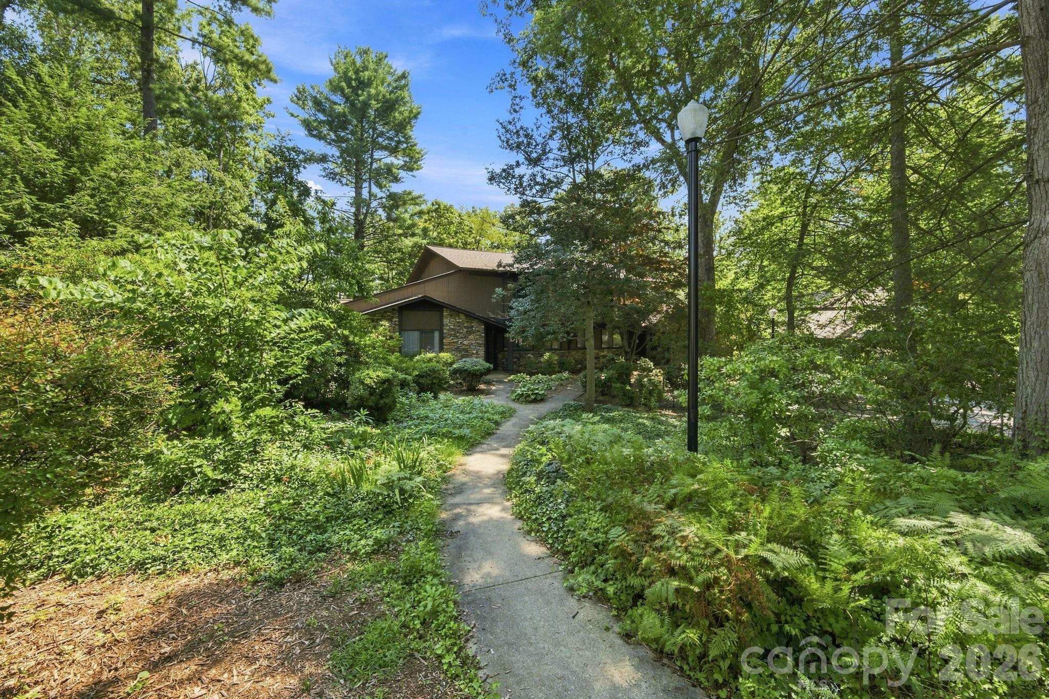 98 Laurelwood Circle 6 Property Photo 2