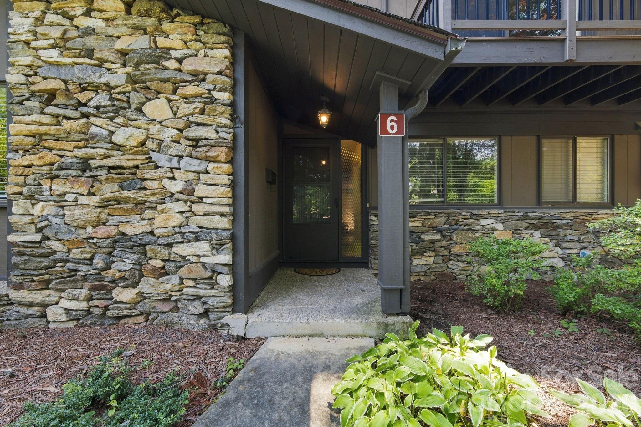 98 Laurelwood Circle 6 Property Photo 3