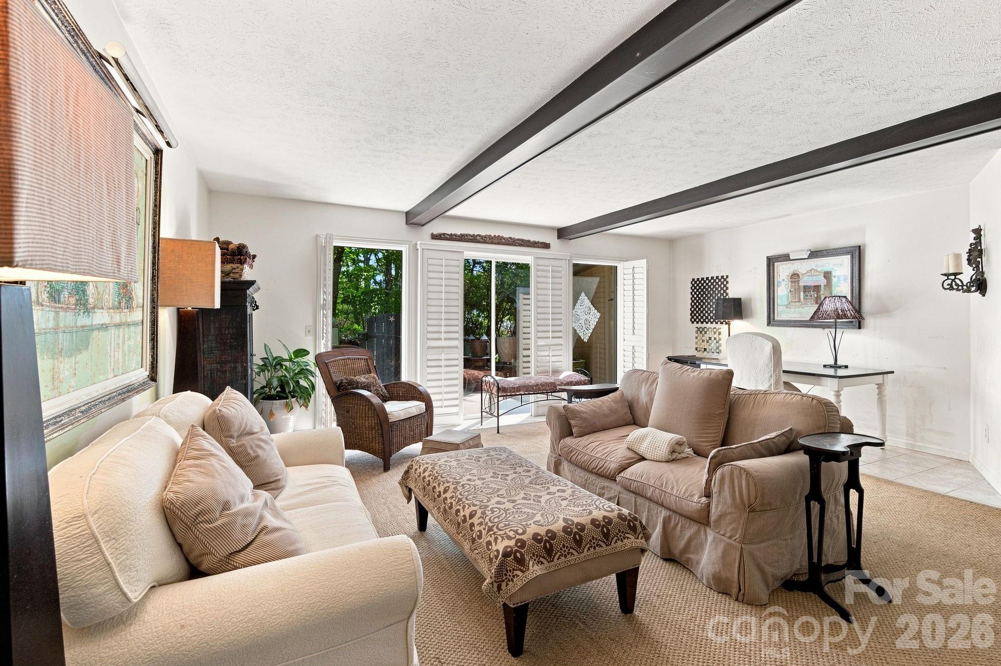 98 Laurelwood Circle 6 Property Photo 6