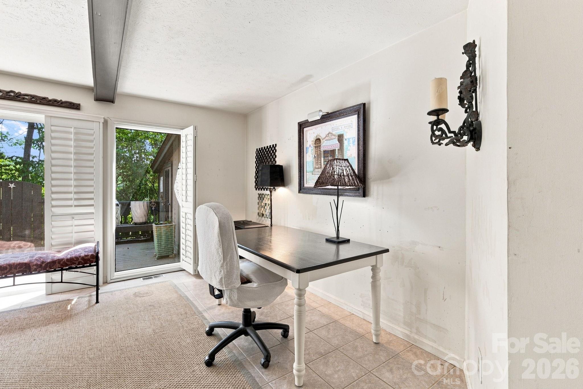 98 Laurelwood Circle 6 Property Photo 12