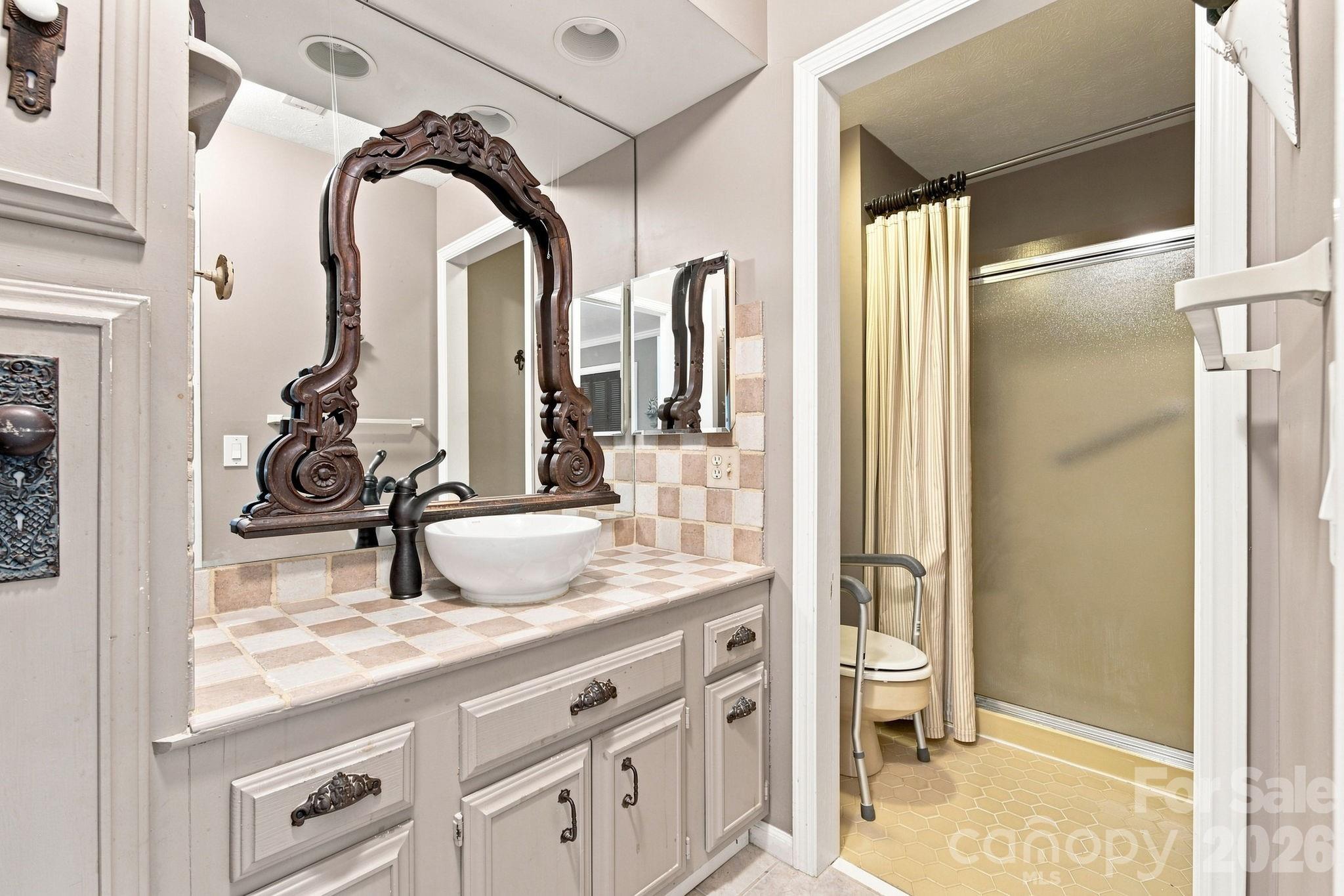 98 Laurelwood Circle 6 Property Photo 18