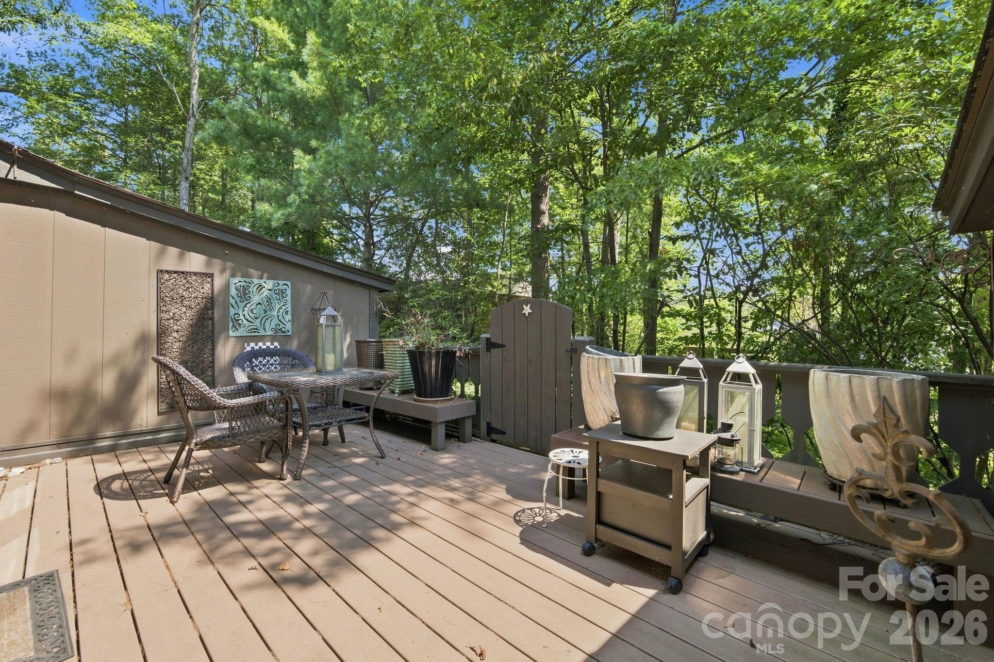 98 Laurelwood Circle 6 Property Photo 23