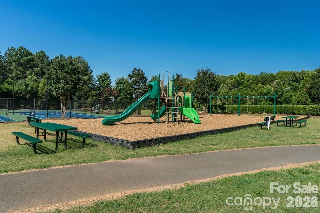 3225 Ashwood Park Drive 279 Property Photo 11