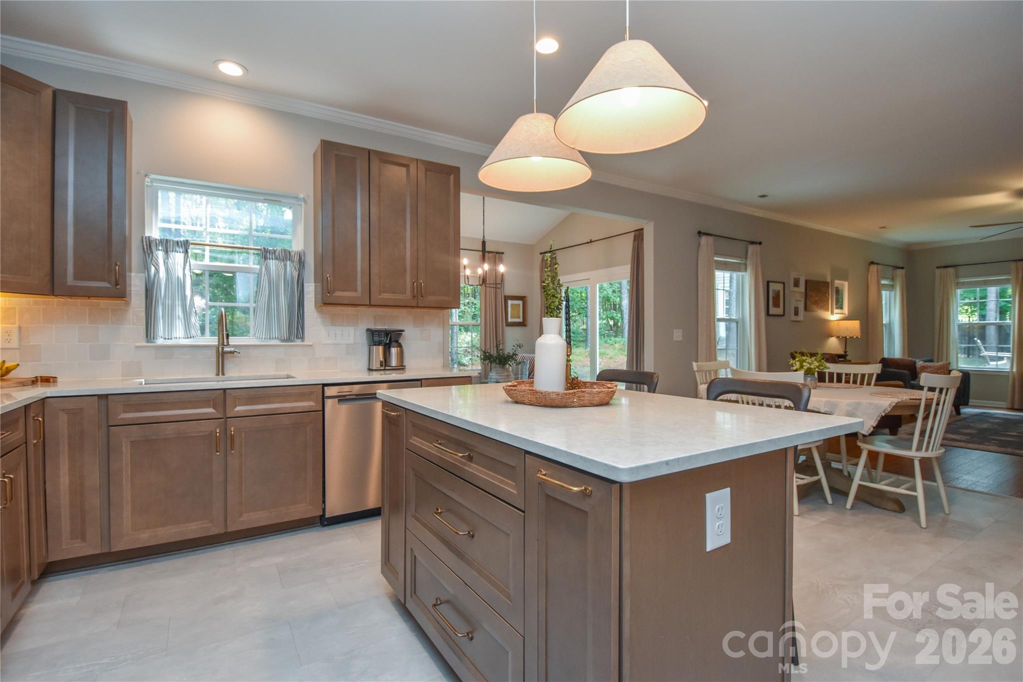 137 Poplin Place Property Photo 4