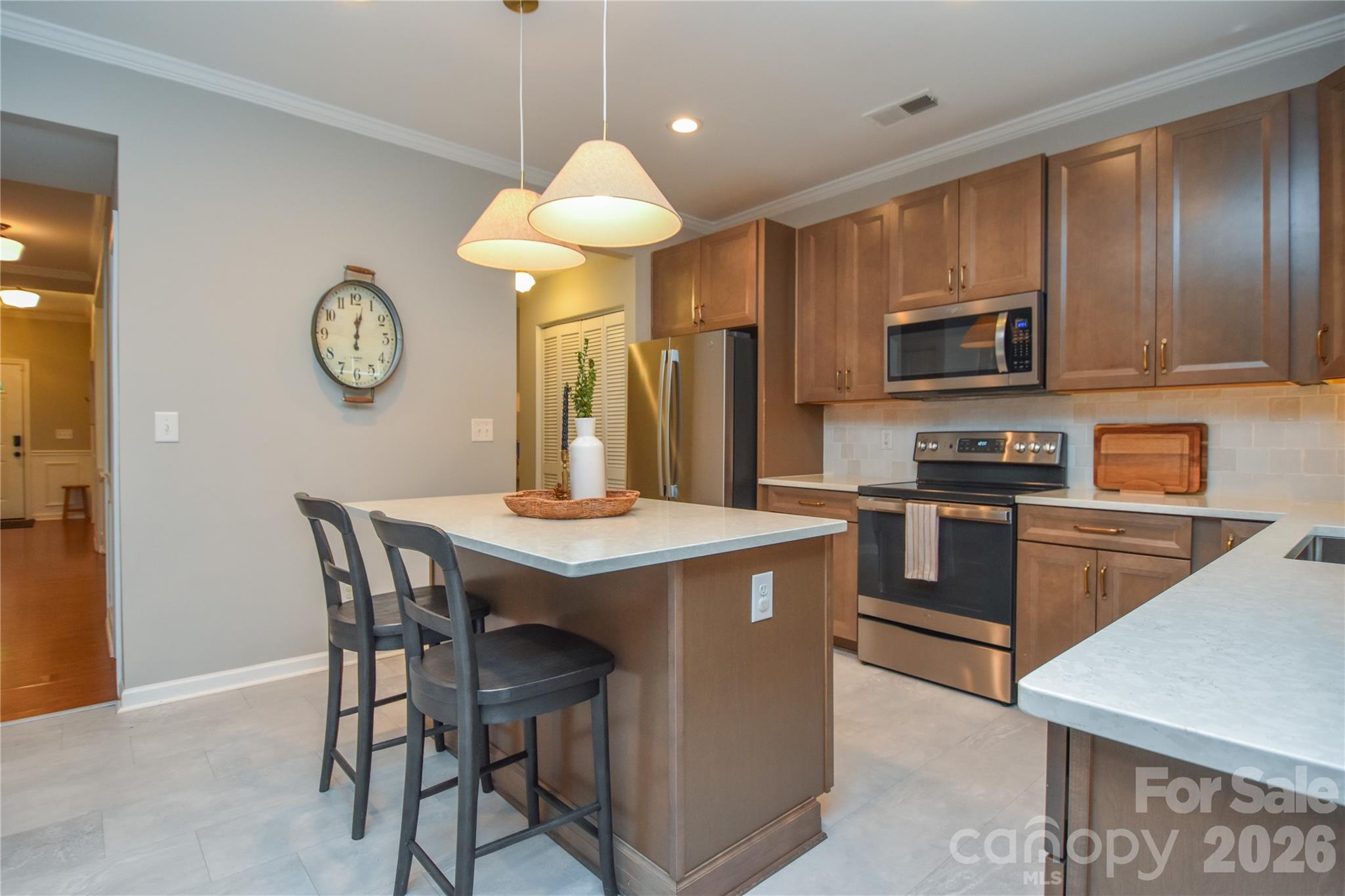 137 Poplin Place Property Photo 5