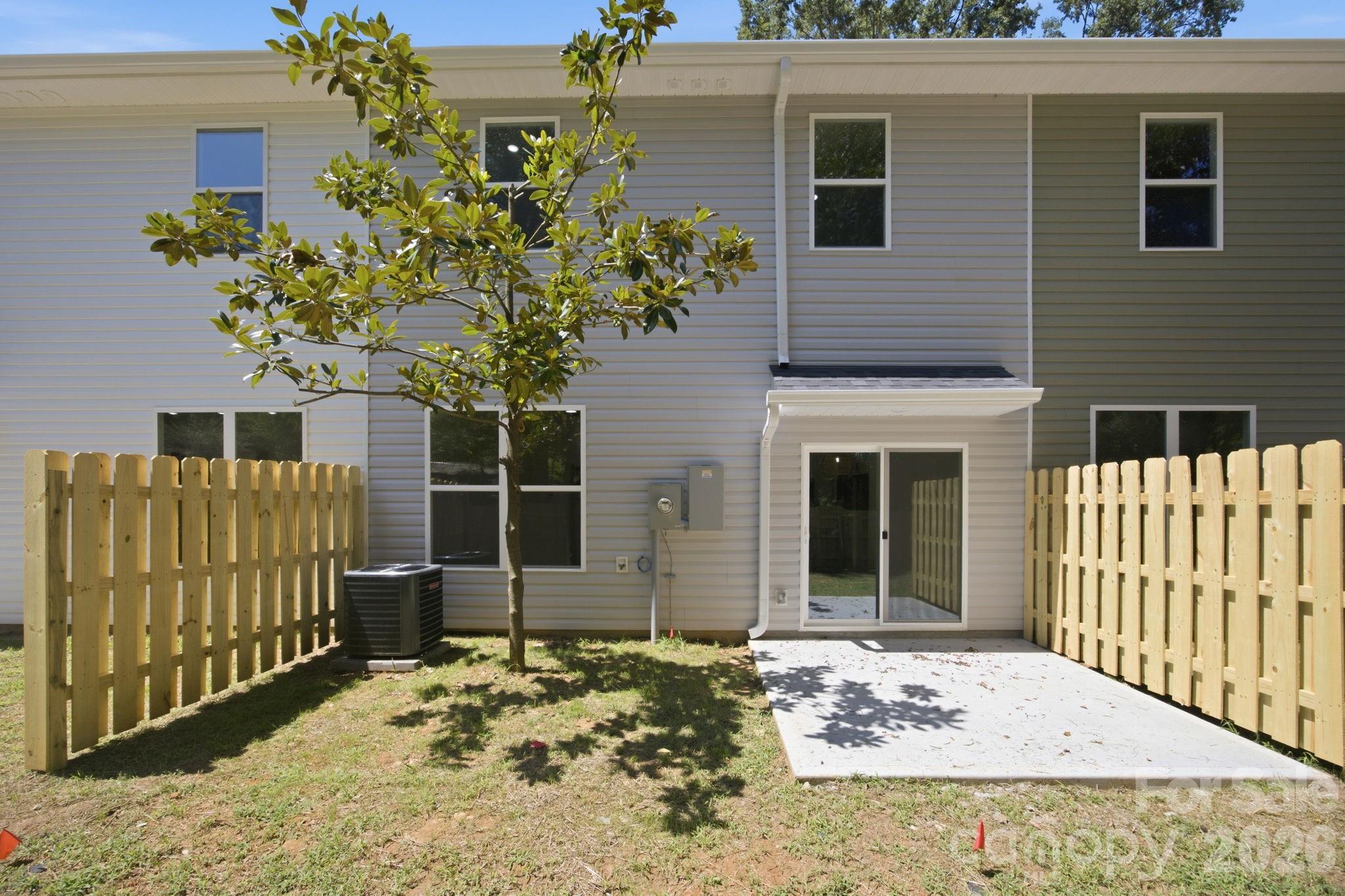 325 Lincoln Street 2/unit B Property Photo 4