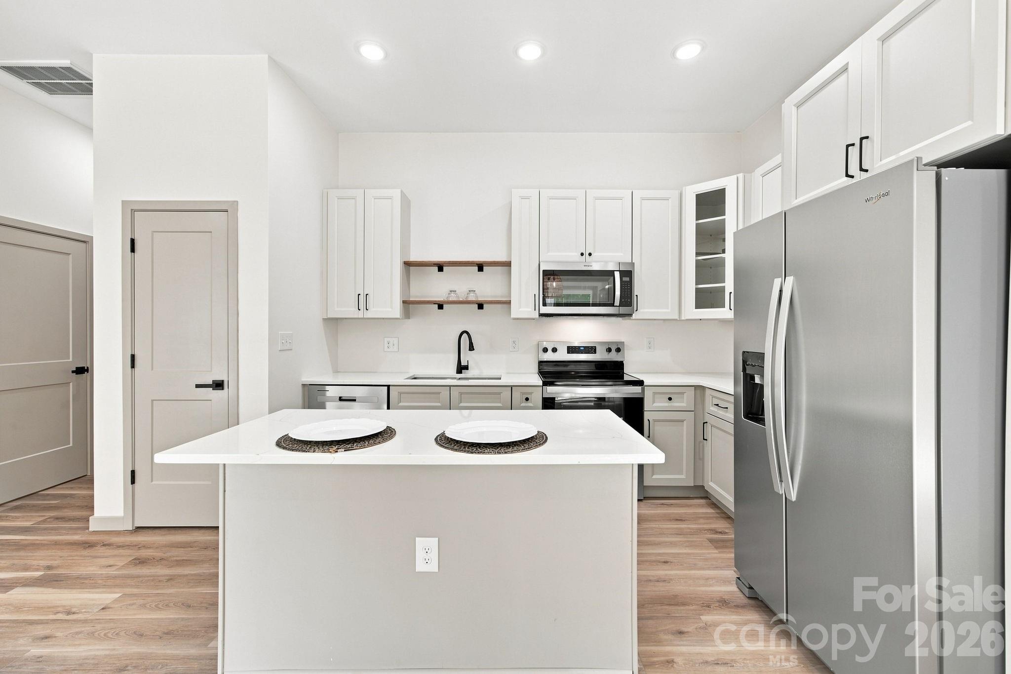 325 Lincoln Street 2/unit B Property Photo 11