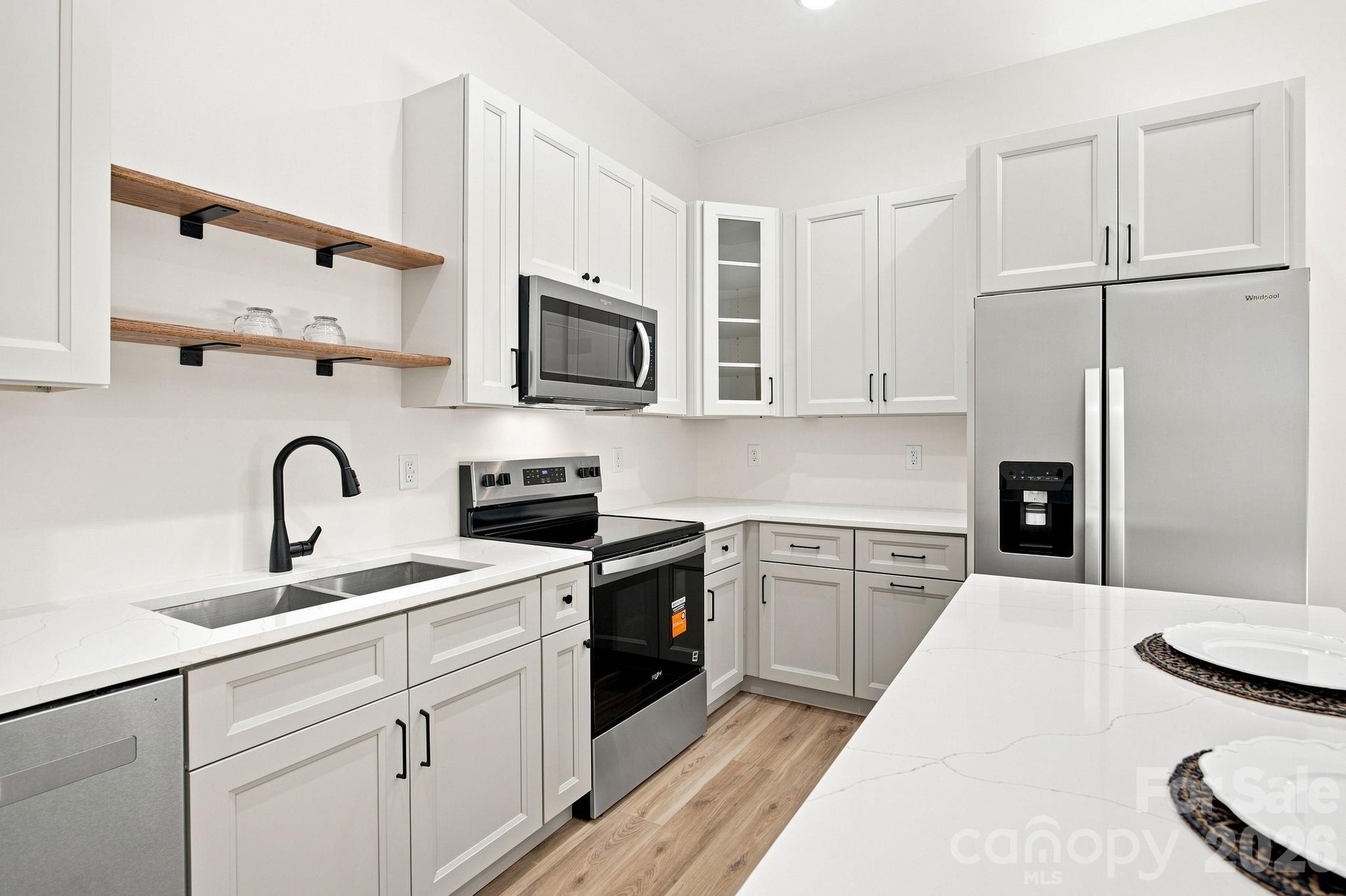 325 Lincoln Street 2/unit B Property Photo 12