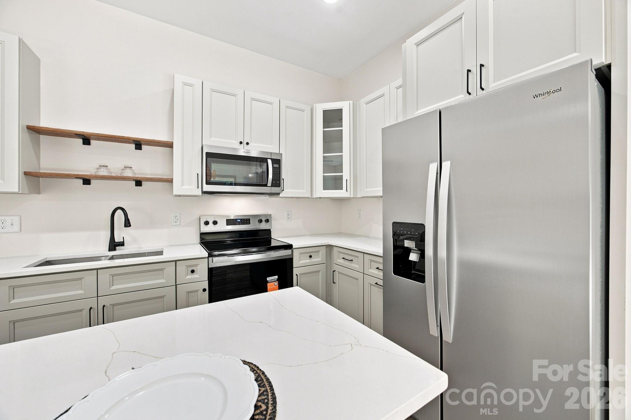 325 Lincoln Street 2/unit B Property Photo 14