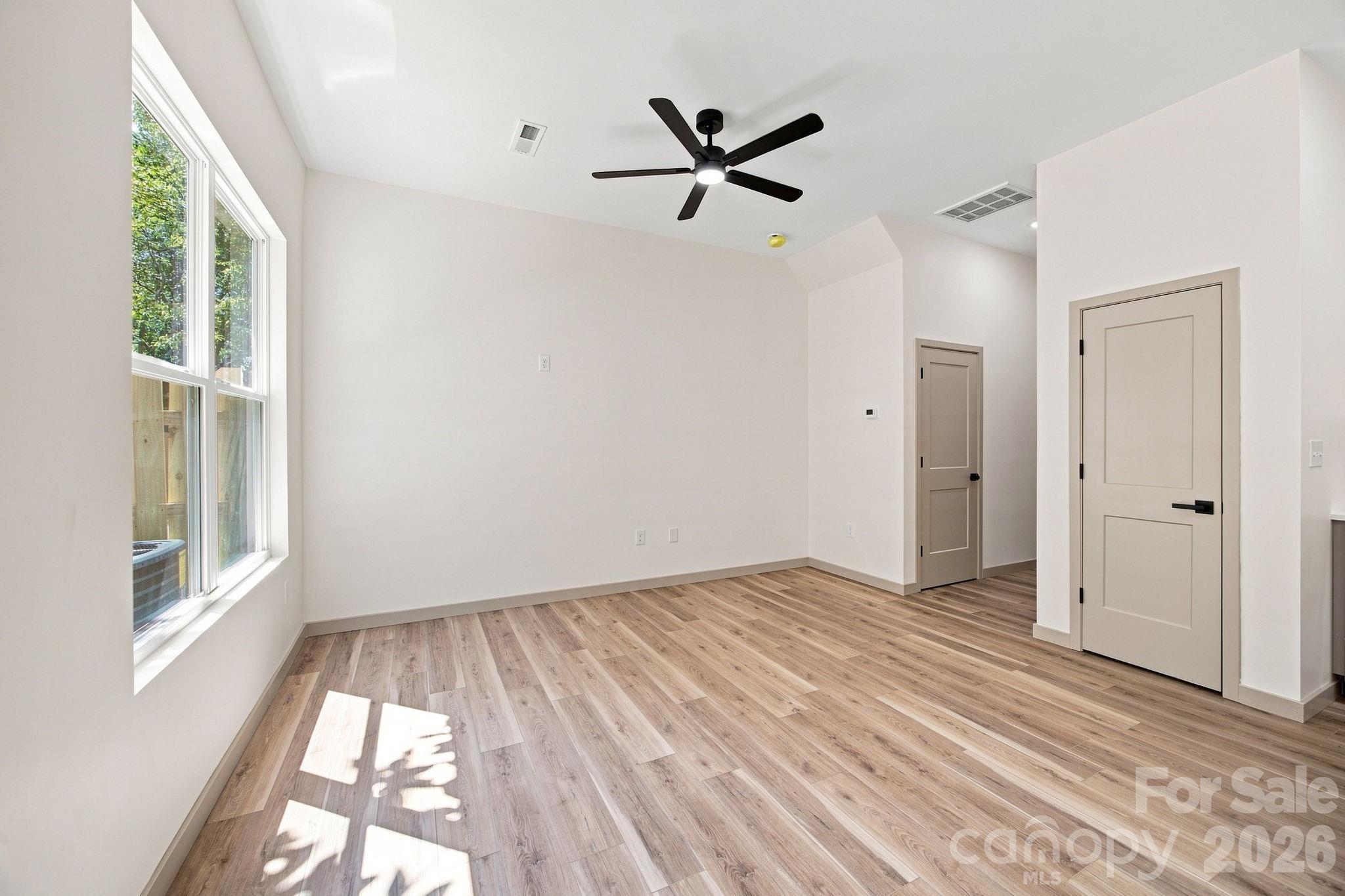 325 Lincoln Street 2/unit B Property Photo 17