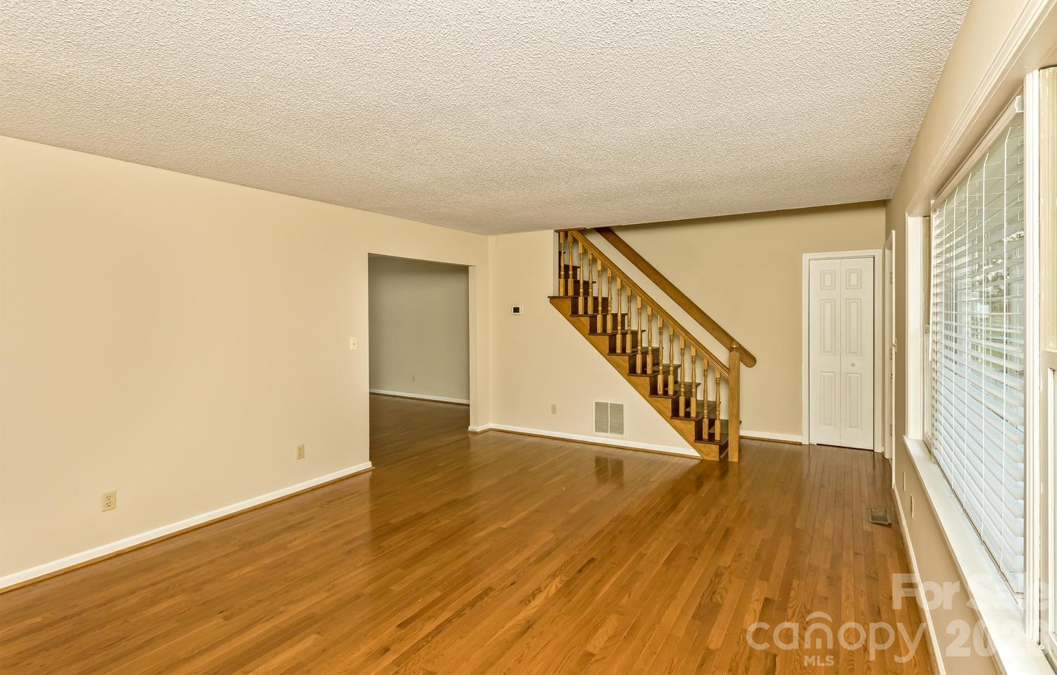 47 Cane Creek Circle Property Photo 5