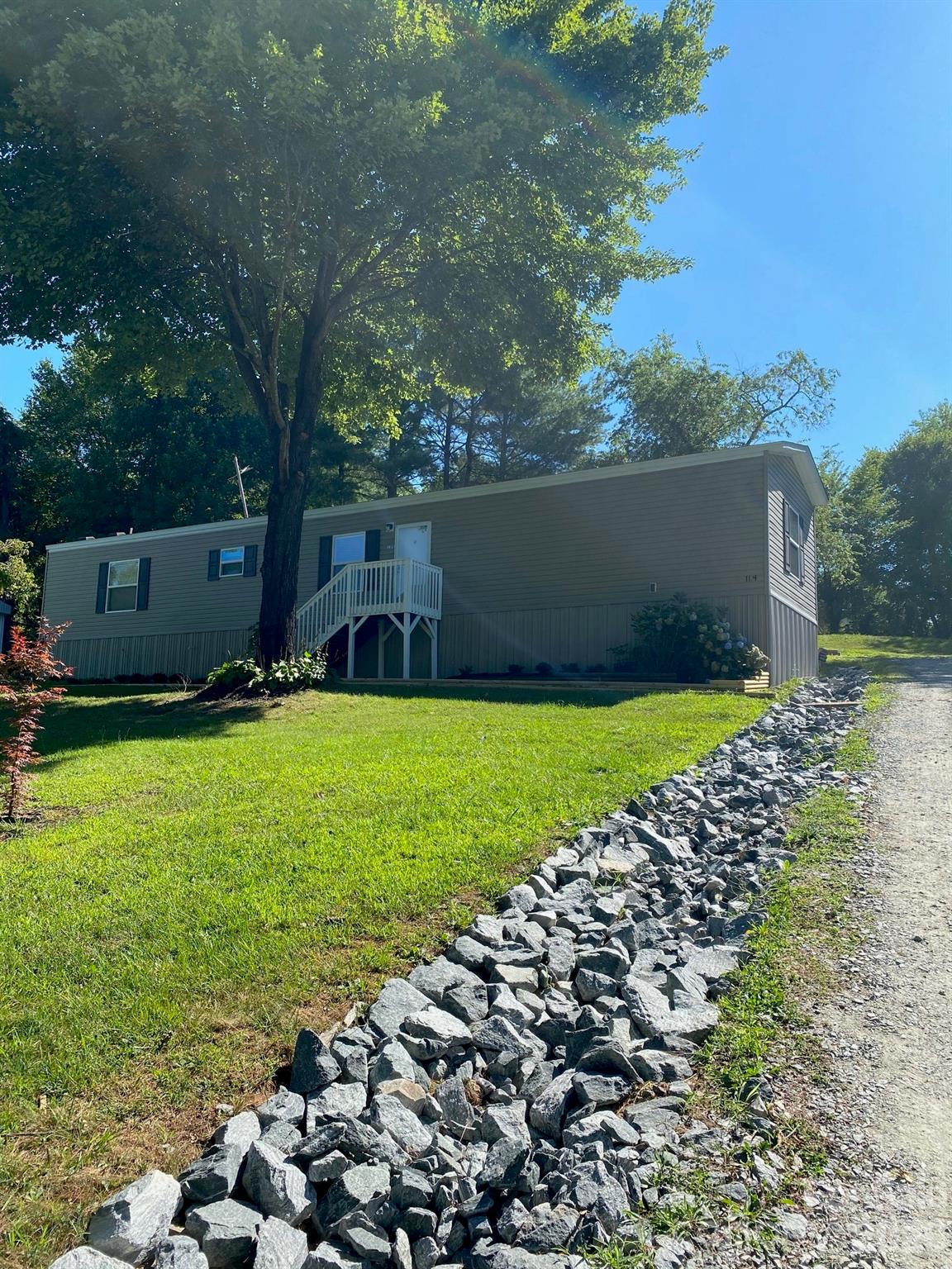 104 Fox Ridge Drive Property Photo 1