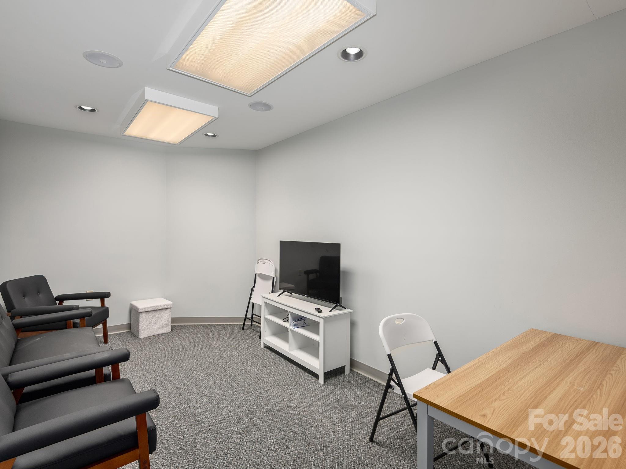 7 Walden Ridge Drive 200 Property Photo 10