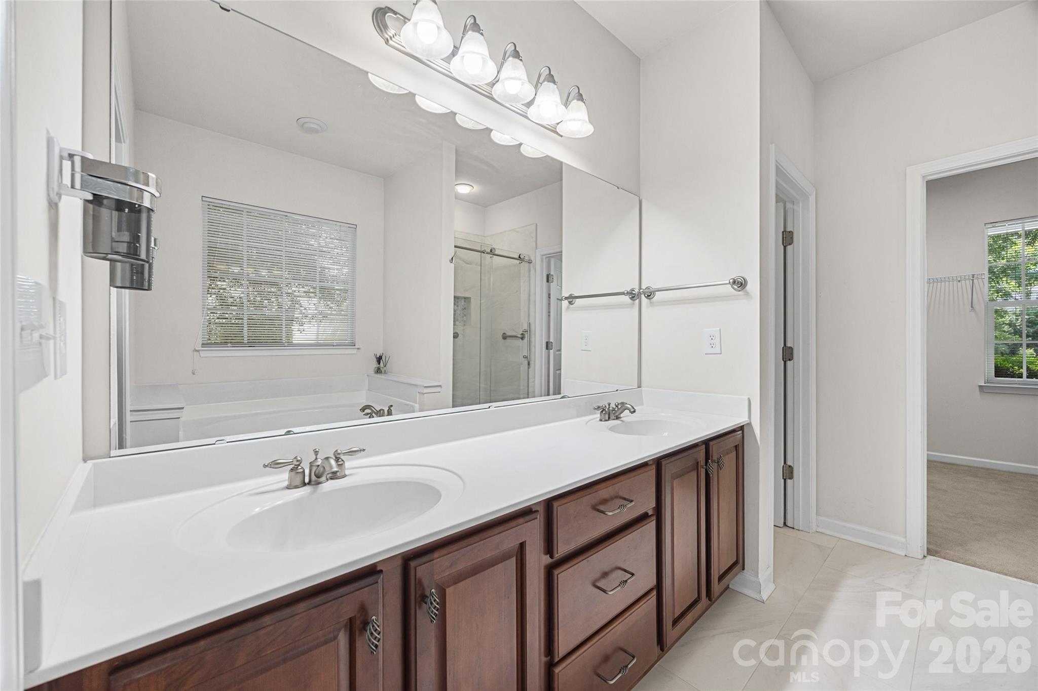5914 Kirkwynd Commons Drive Property Photo 13