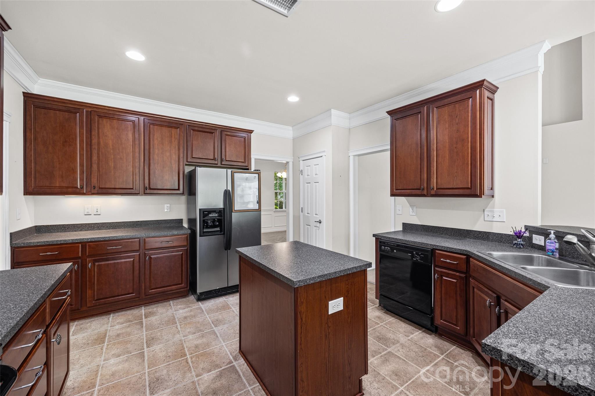 5914 Kirkwynd Commons Drive Property Photo 17