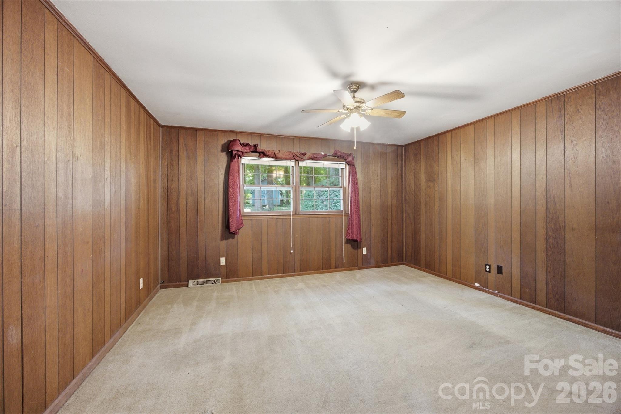2105 Helen Drive Property Photo 6