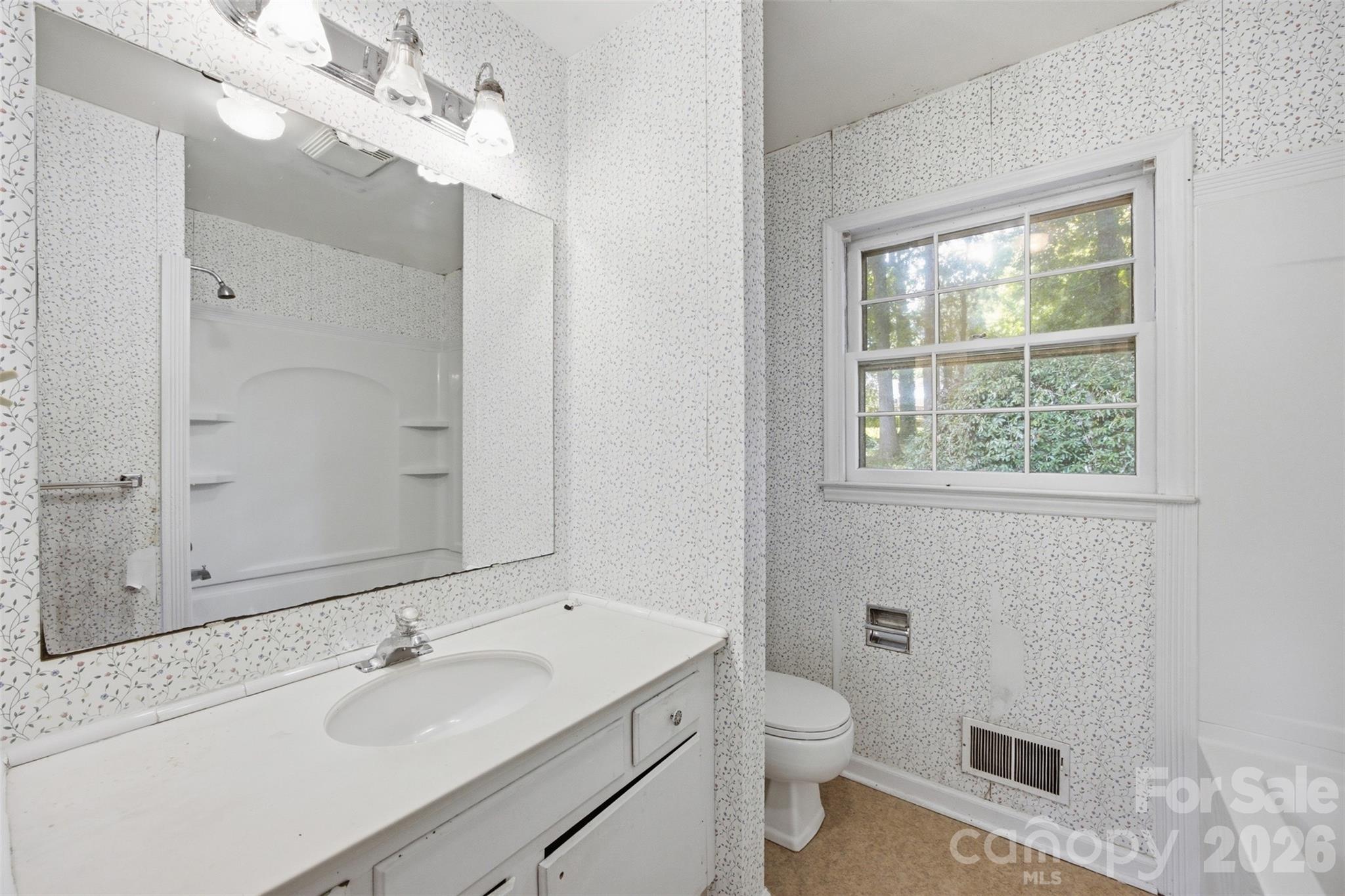 2105 Helen Drive Property Photo 13