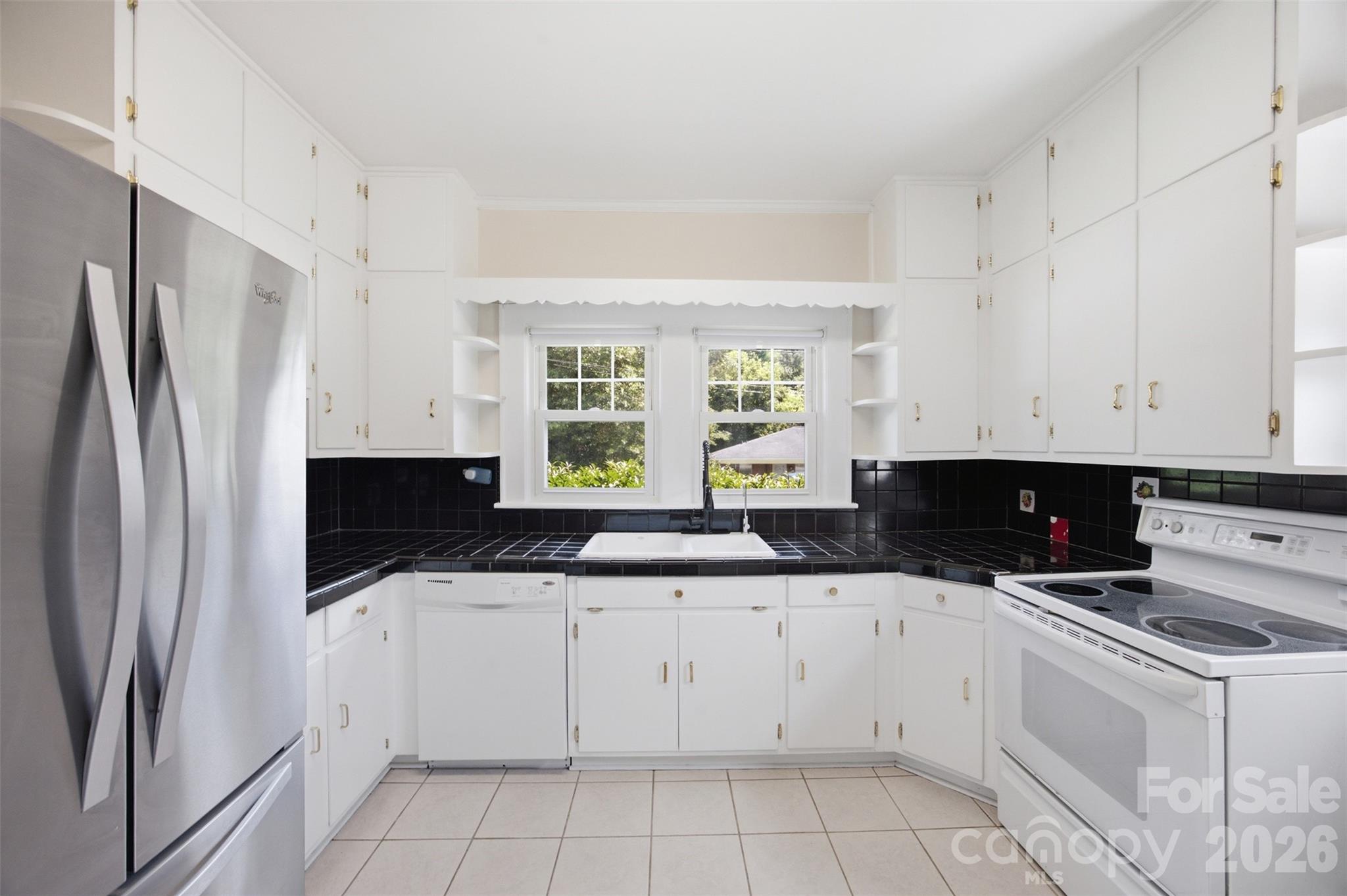 101 Sunset Drive Property Photo 10