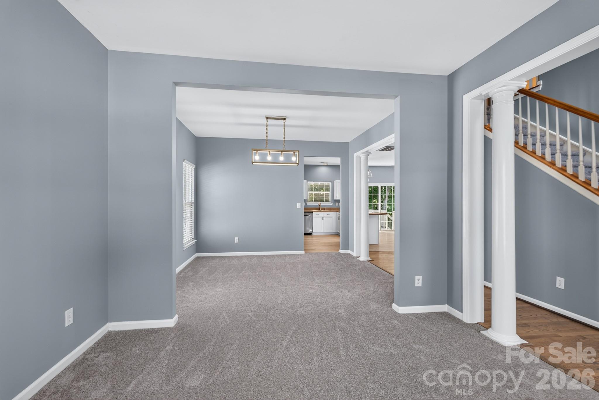 728 Knightswood Road Property Photo 4
