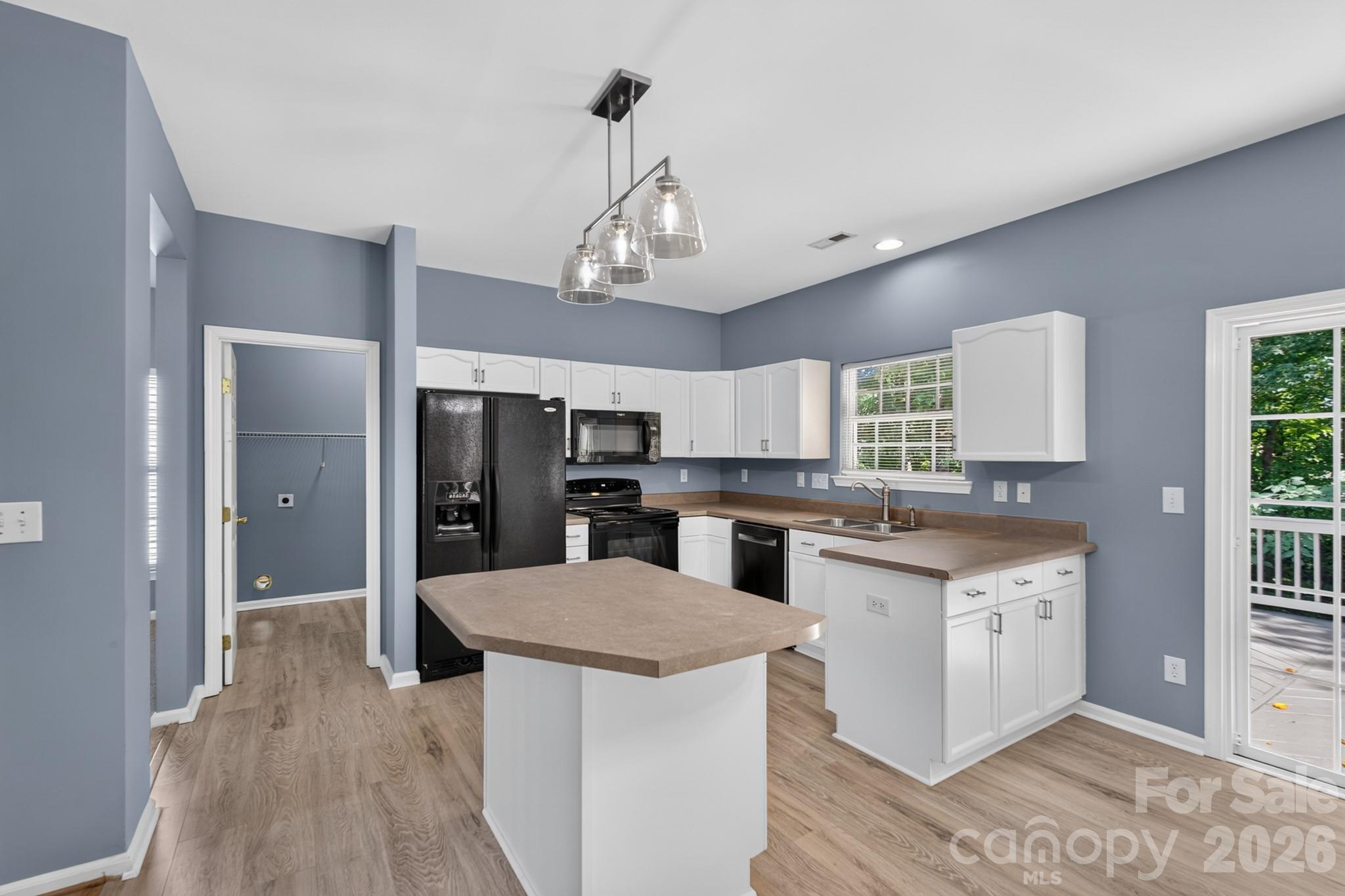 728 Knightswood Road Property Photo 10