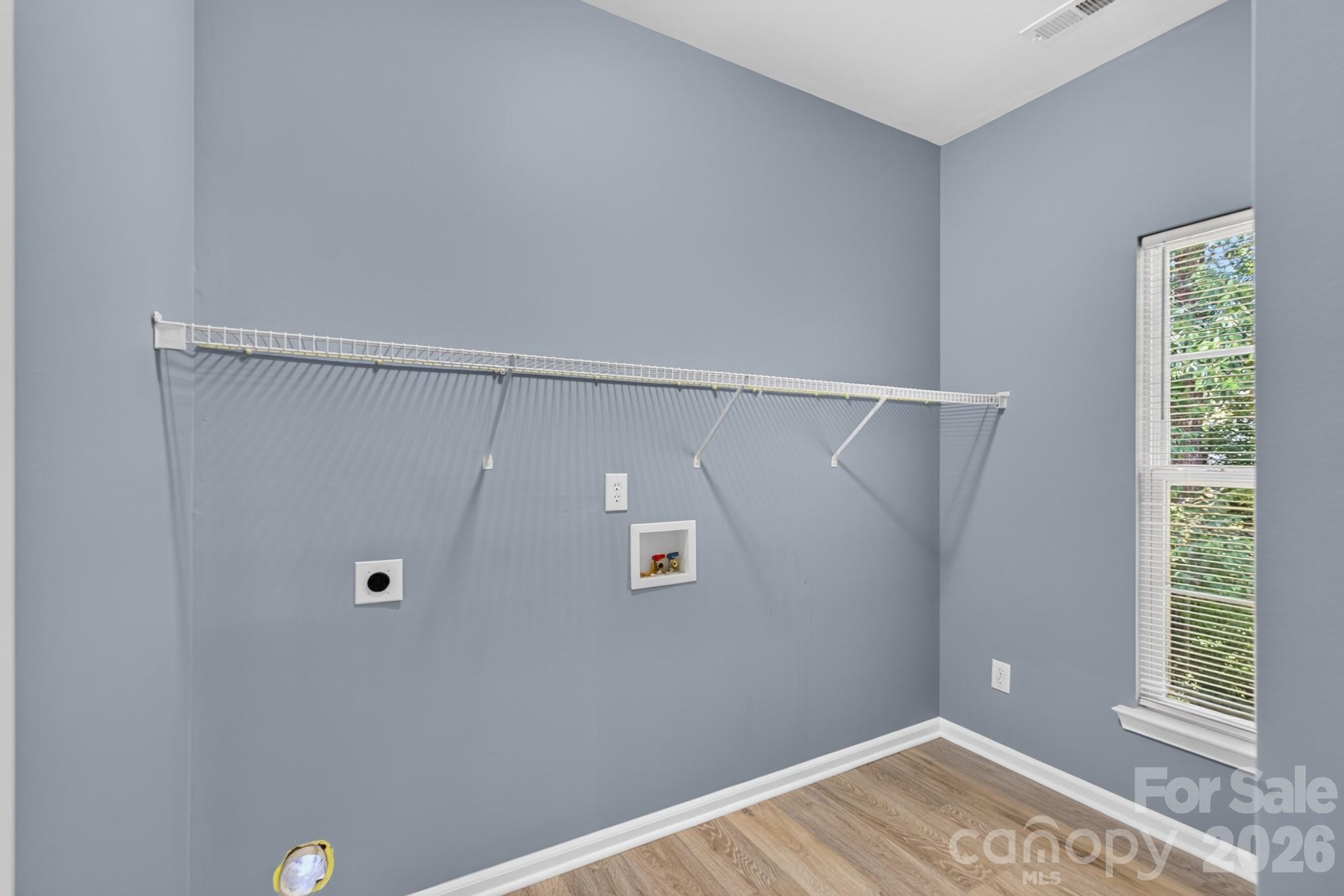 728 Knightswood Road Property Photo 16