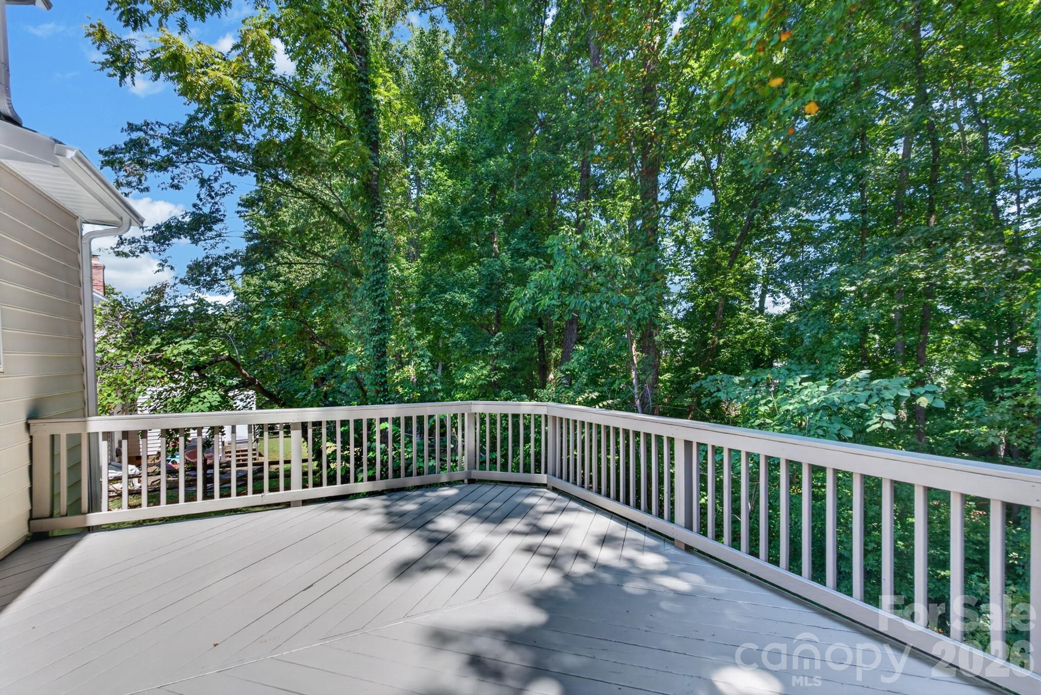 728 Knightswood Road Property Photo 33