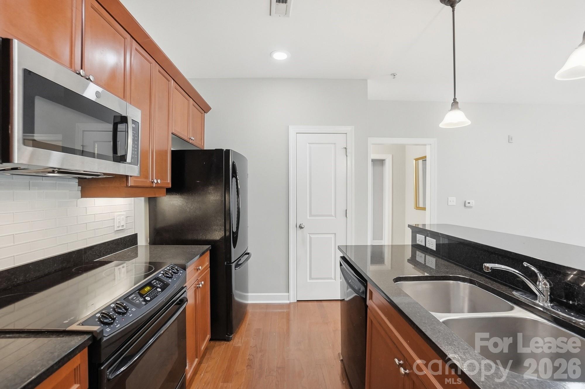 1829 Kenilworth Avenue 204 Property Photo 12