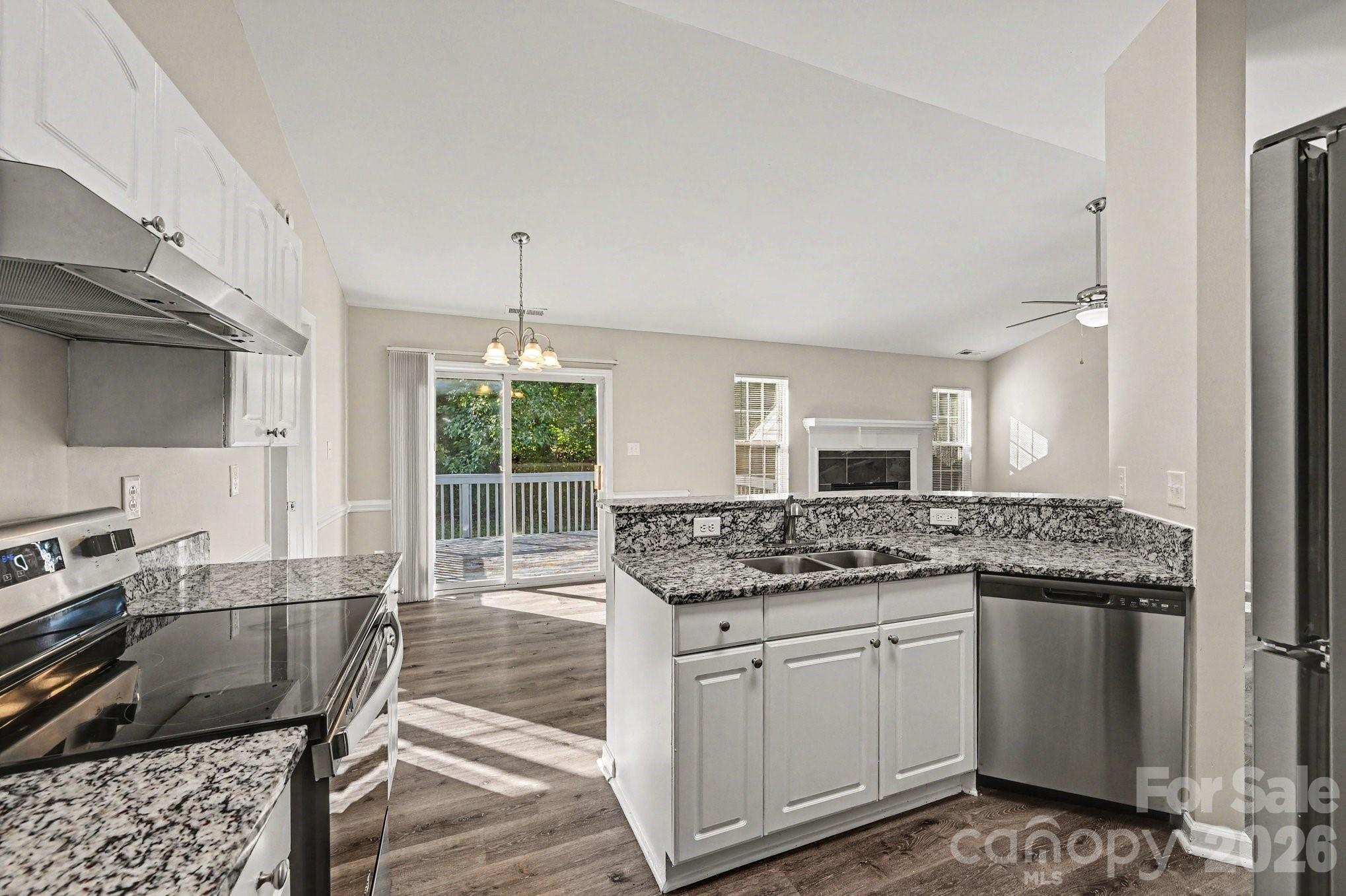 4410 Craven Hill Drive Property Photo 6