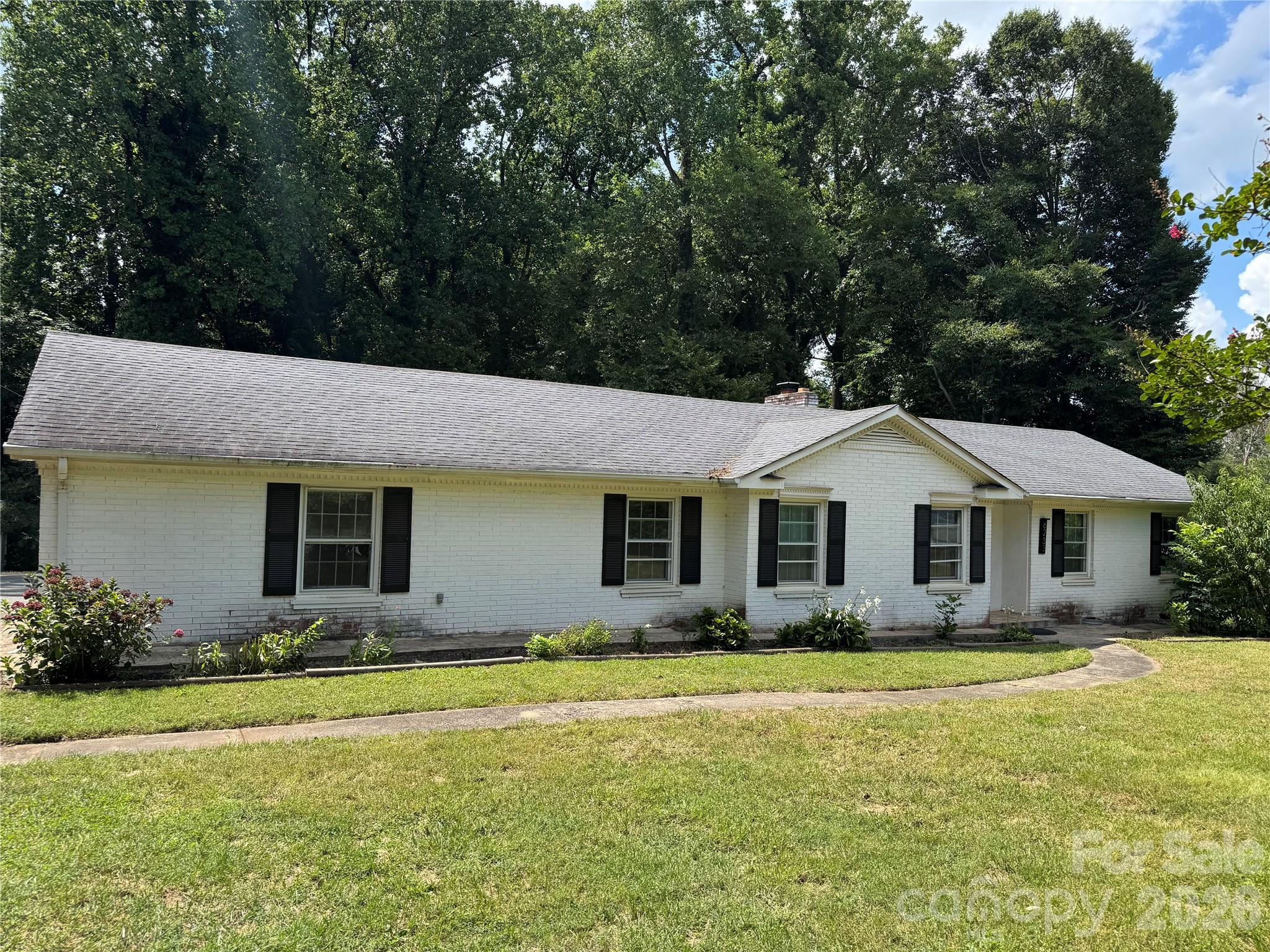 6233 Donna Drive Property Photo 1